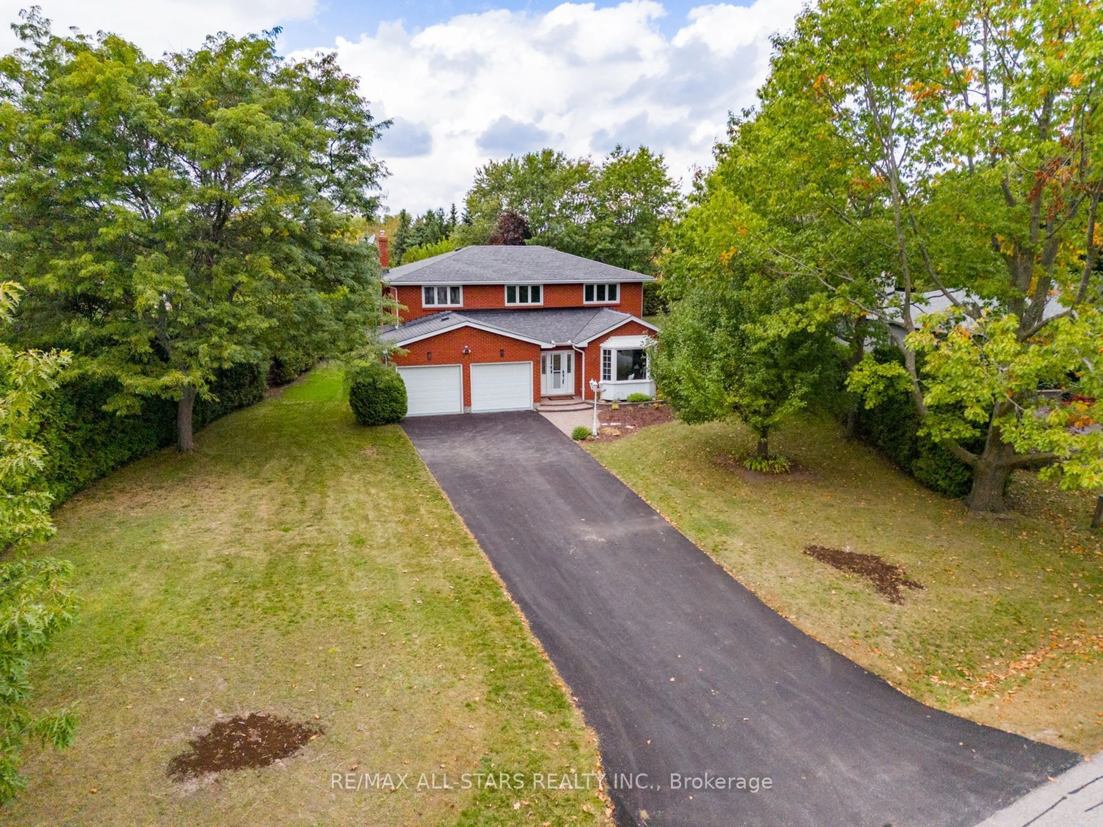 Frontside or backside of a home, the street view for 5 Edinborough Ave, Scugog Ontario L9L 1N8