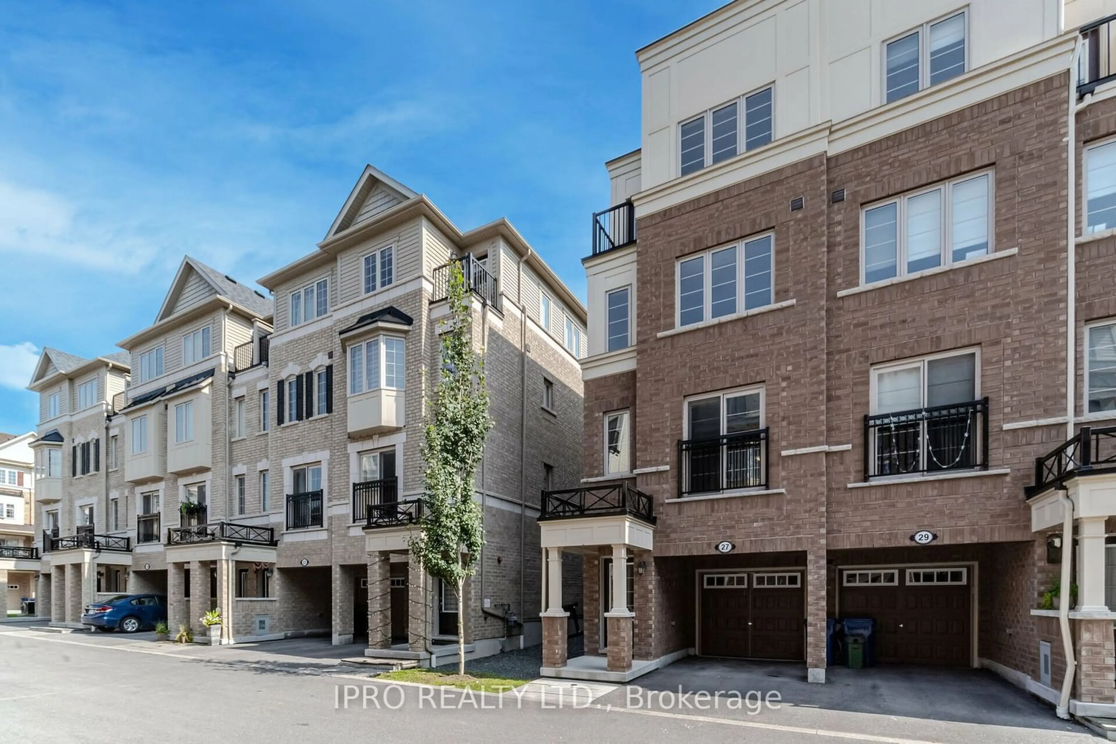 A pic from exterior of the house or condo, the street view for 27 Filly Path, Oshawa Ontario L1L 0K8