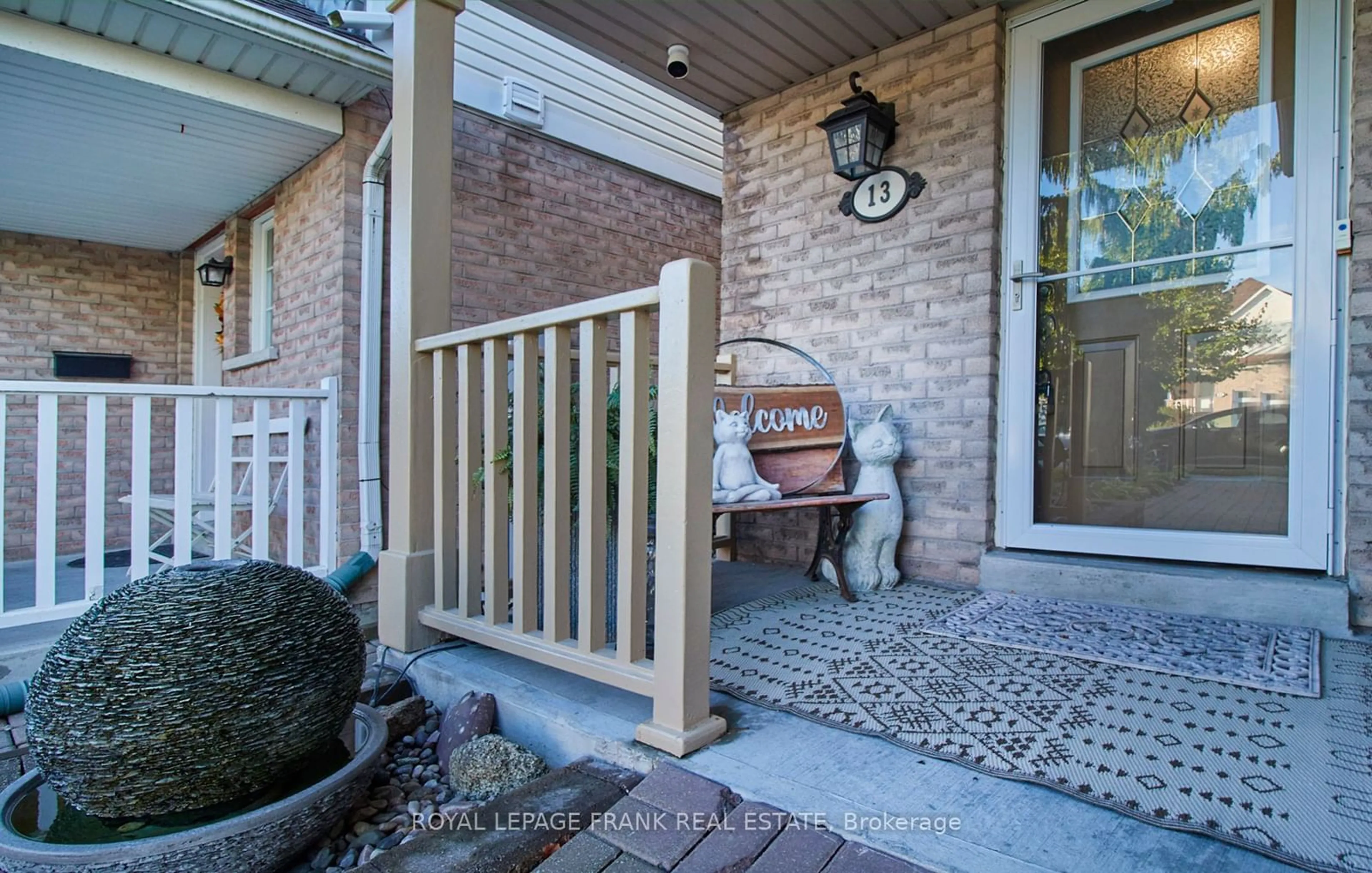 Indoor entryway for 13 Cottingham Cres, Oshawa Ontario L1H 8V3