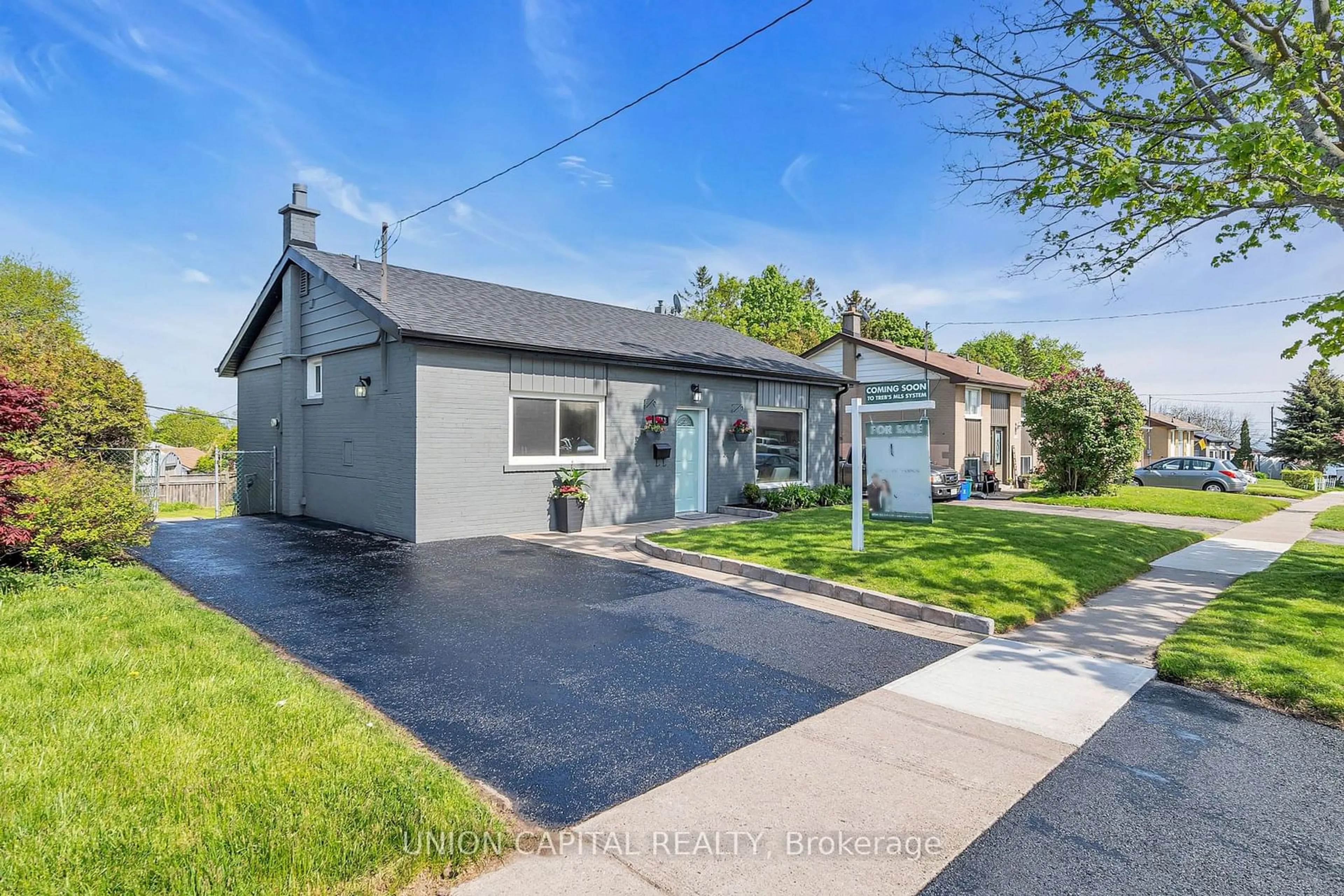 Frontside or backside of a home, cottage for 1513 Oxford St, Oshawa Ontario L1J 3X2