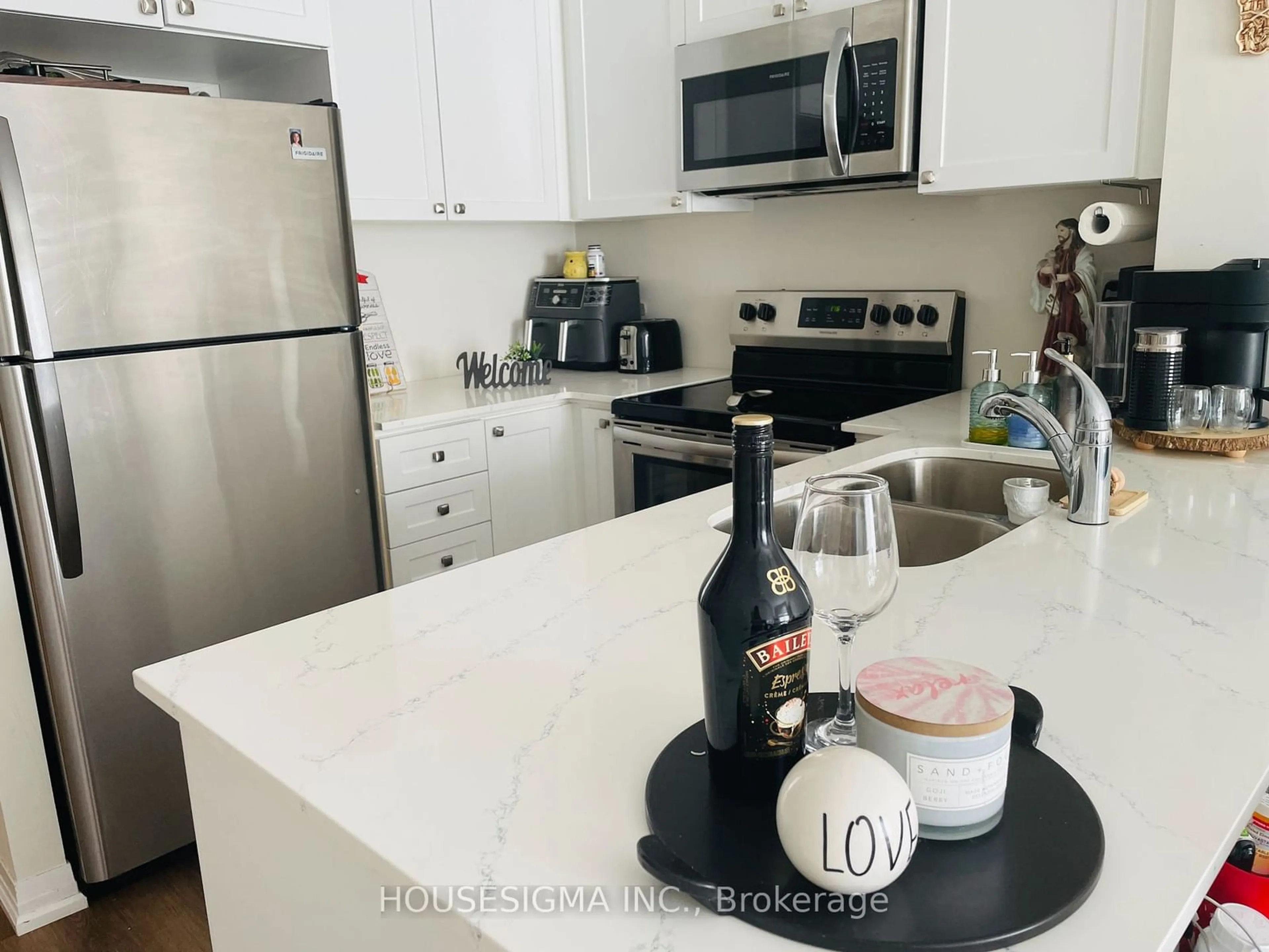 Standard kitchen, wood floors for 65 Shipway Ave #110, Clarington Ontario L1B 0W2