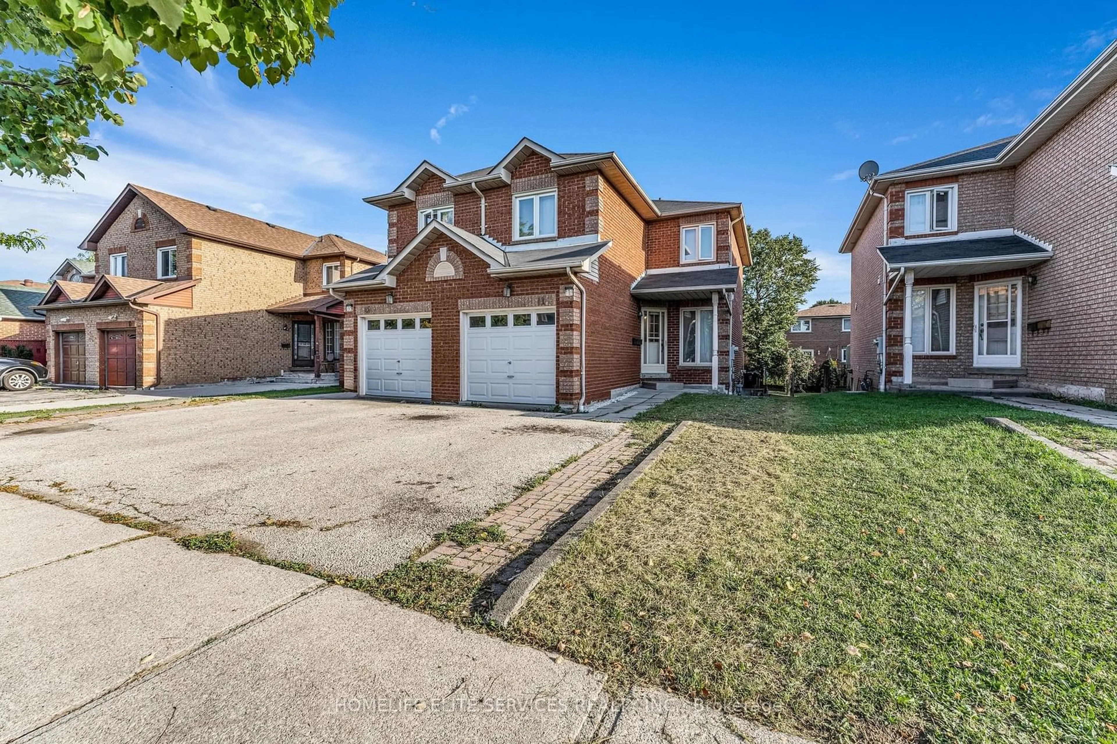 Frontside or backside of a home, the street view for 11 Lenthall Ave, Toronto Ontario M1B 2C7