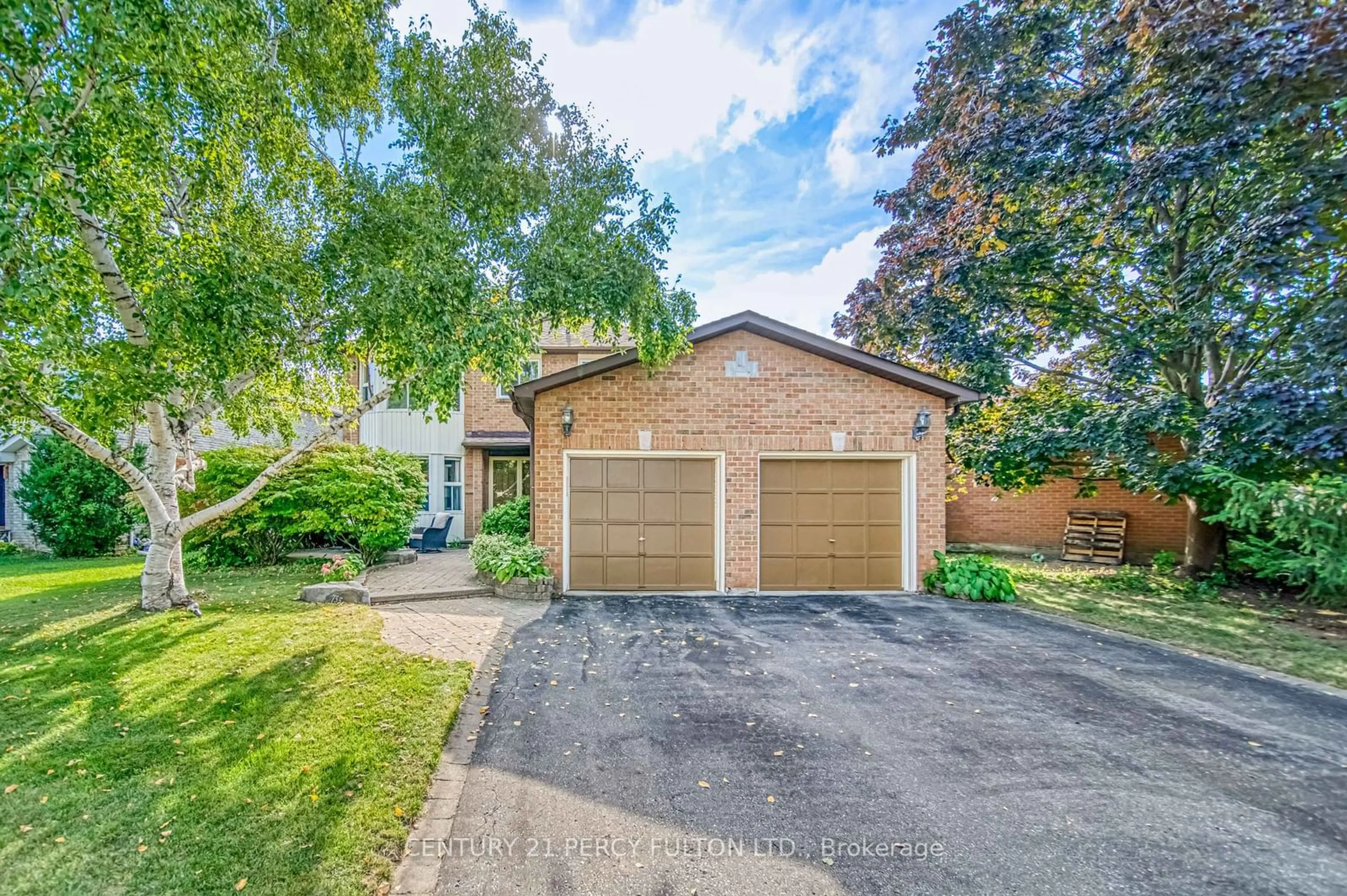 Frontside or backside of a home, the street view for 755 Aspen Rd, Pickering Ontario L1V 3P4