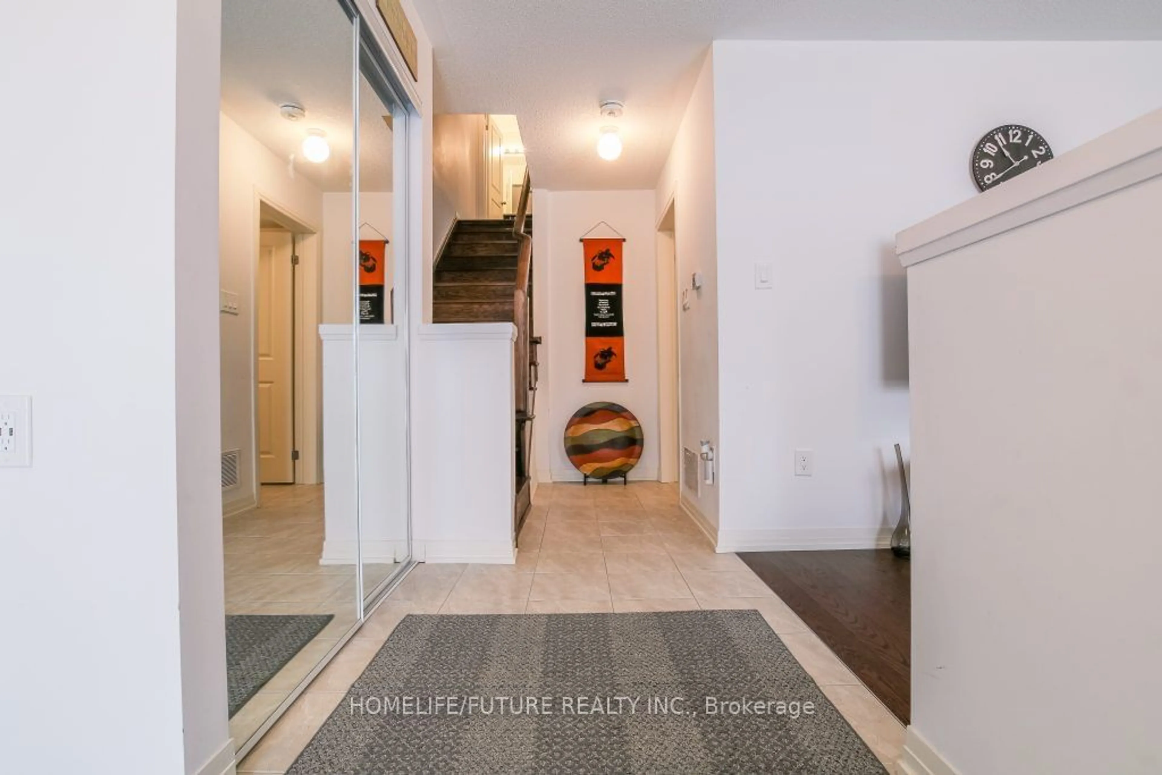 Indoor entryway, wood floors for 31 Prince William Blvd, Clarington Ontario L1C 7E5