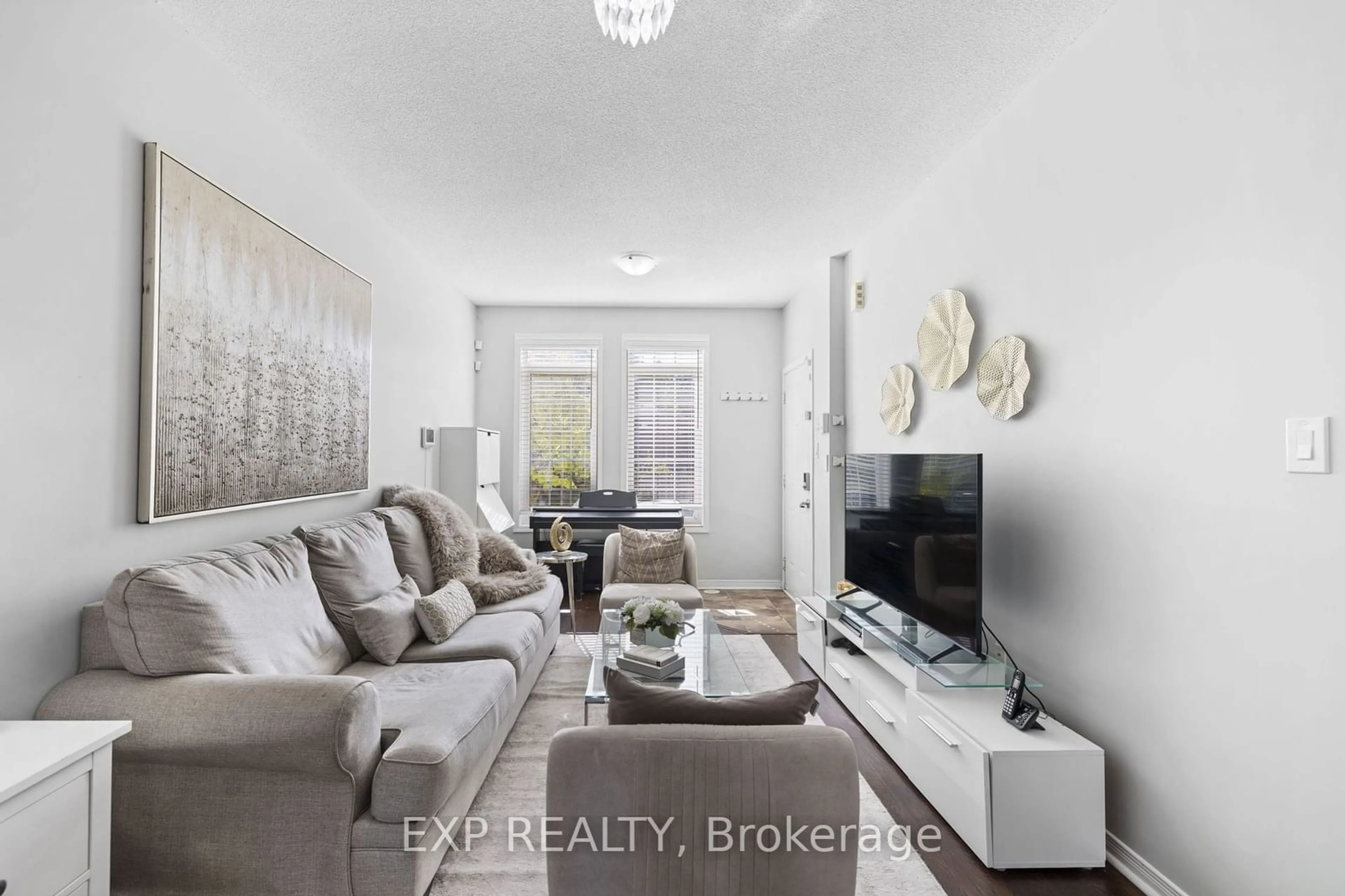 Living room for 391 Beechgrove Dr #79, Toronto Ontario M1E 2R1