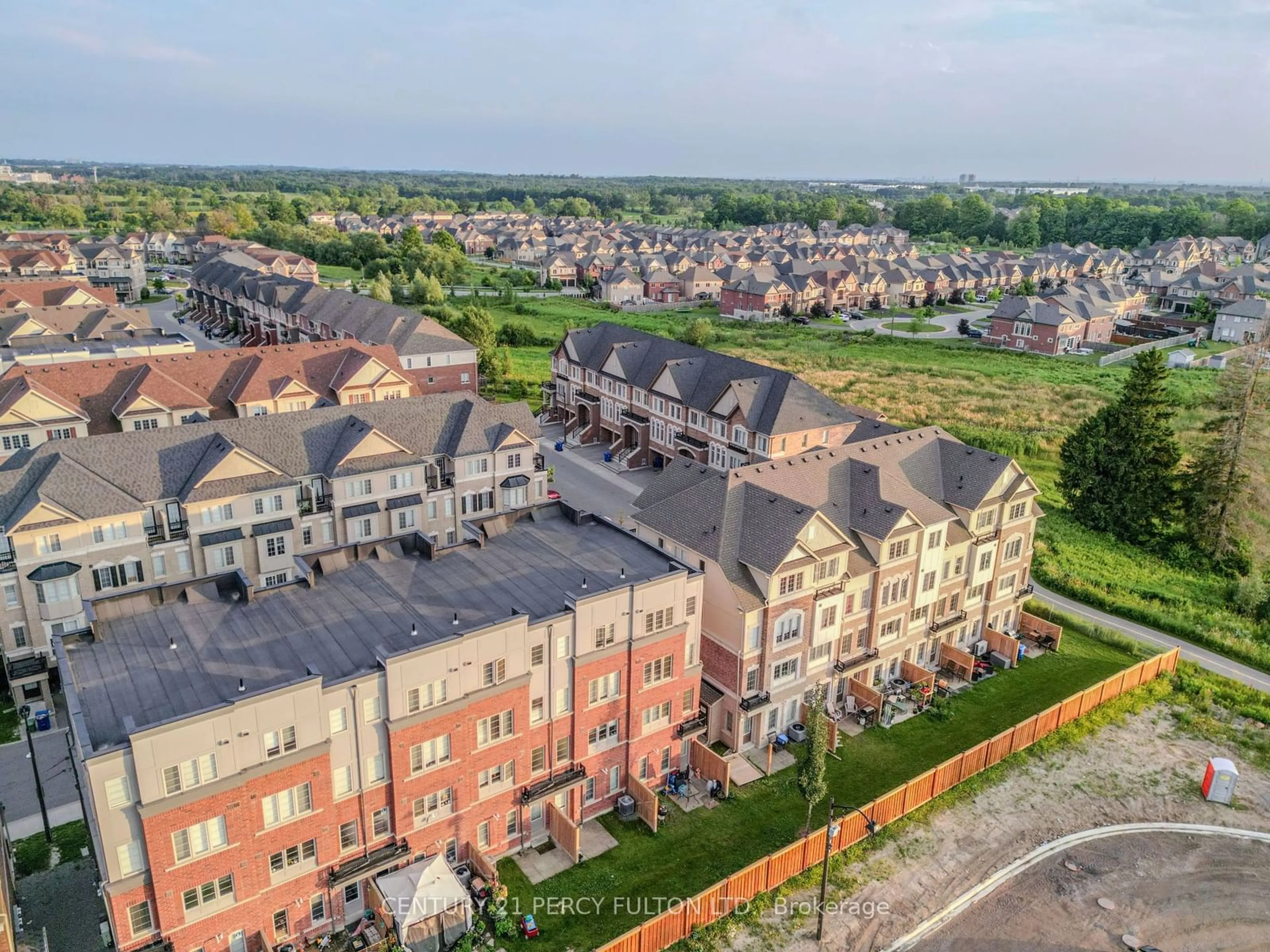 A pic from exterior of the house or condo, the street view for 2526 Bromus Path #21, Oshawa Ontario L1H 7K4