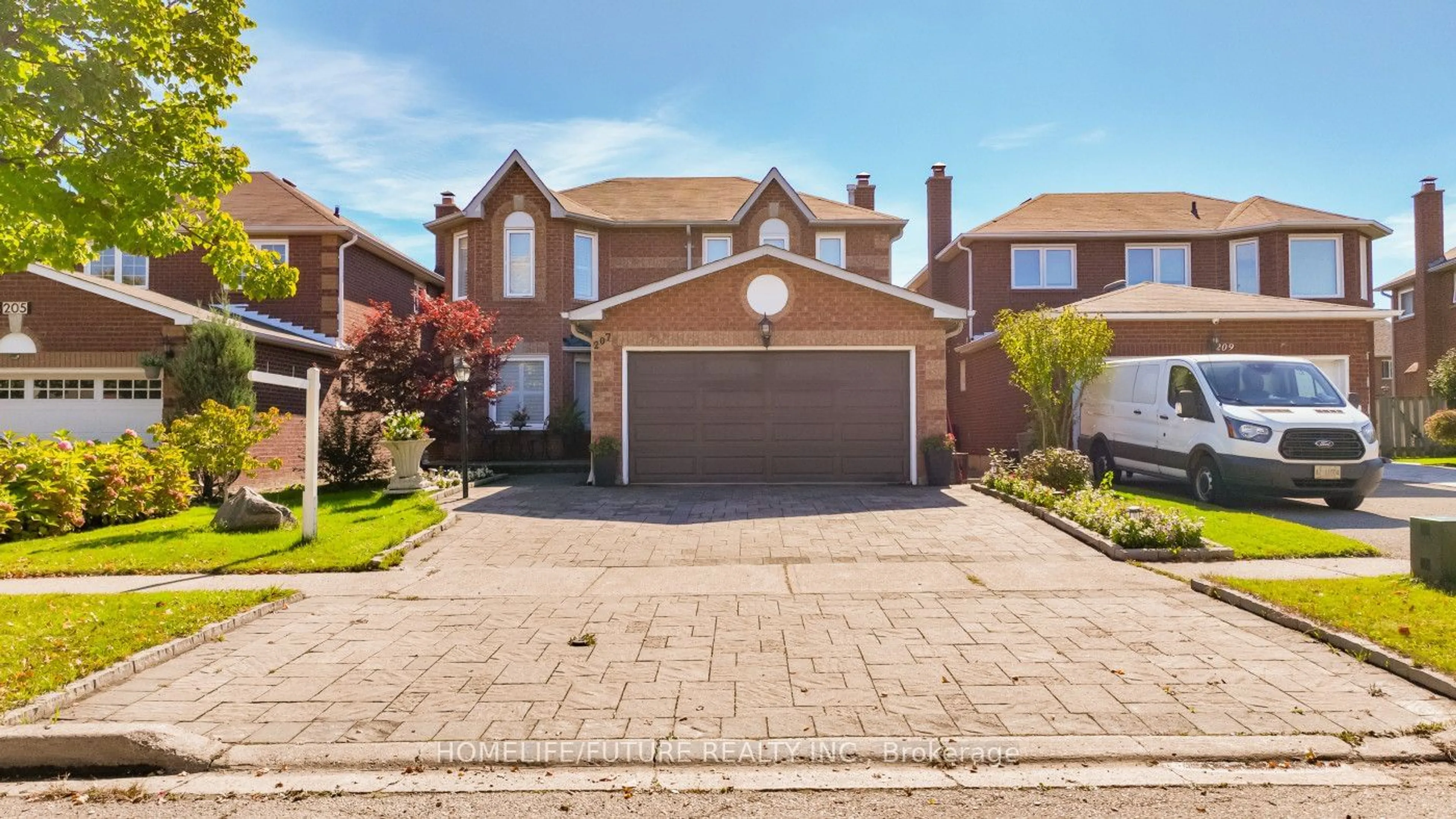 Home with brick exterior material for 207 Mossbrook Sq, Pickering Ontario L1V 6P8