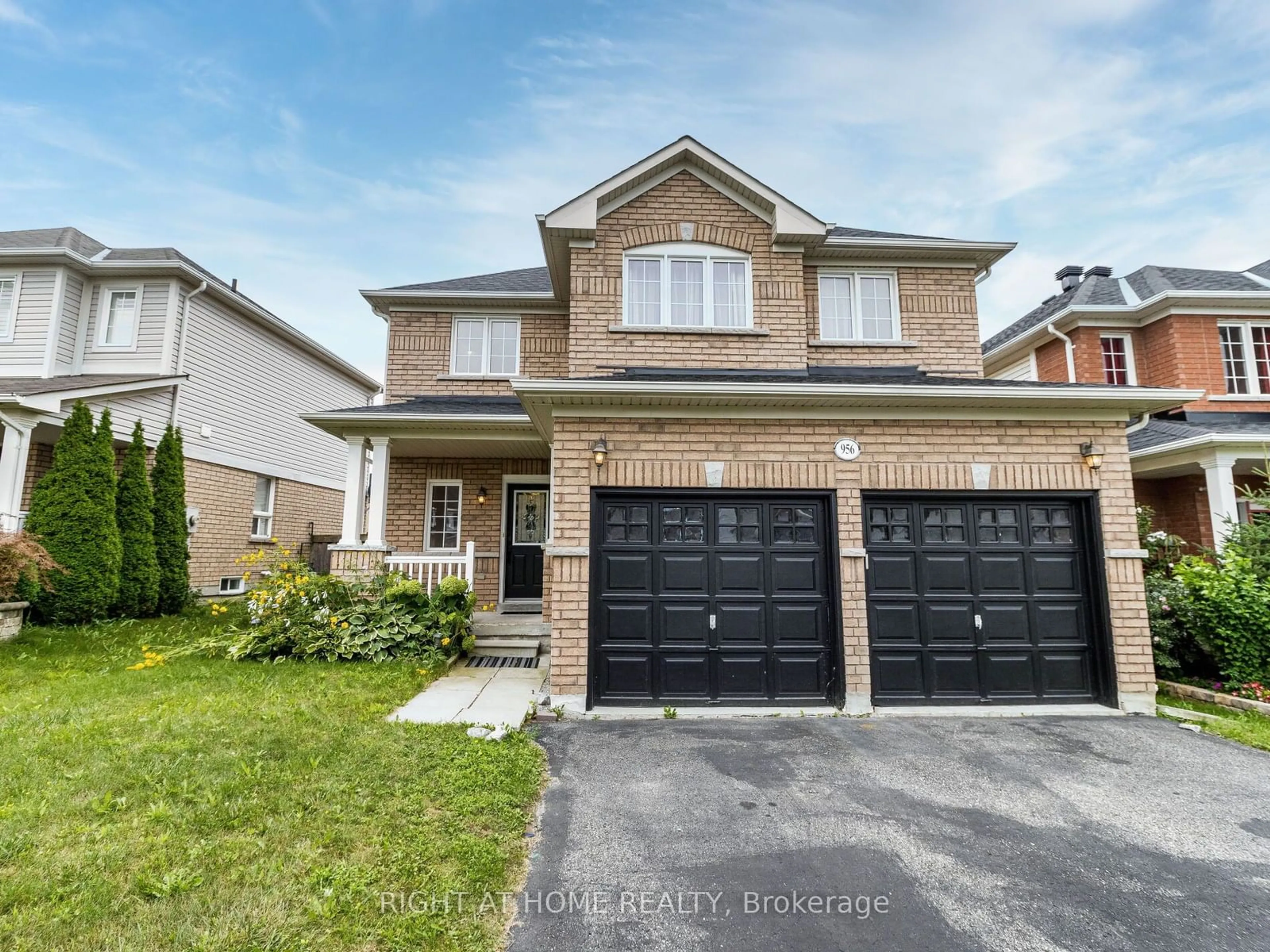 Frontside or backside of a home for 956 Ormond Dr, Oshawa Ontario L1K 3C1