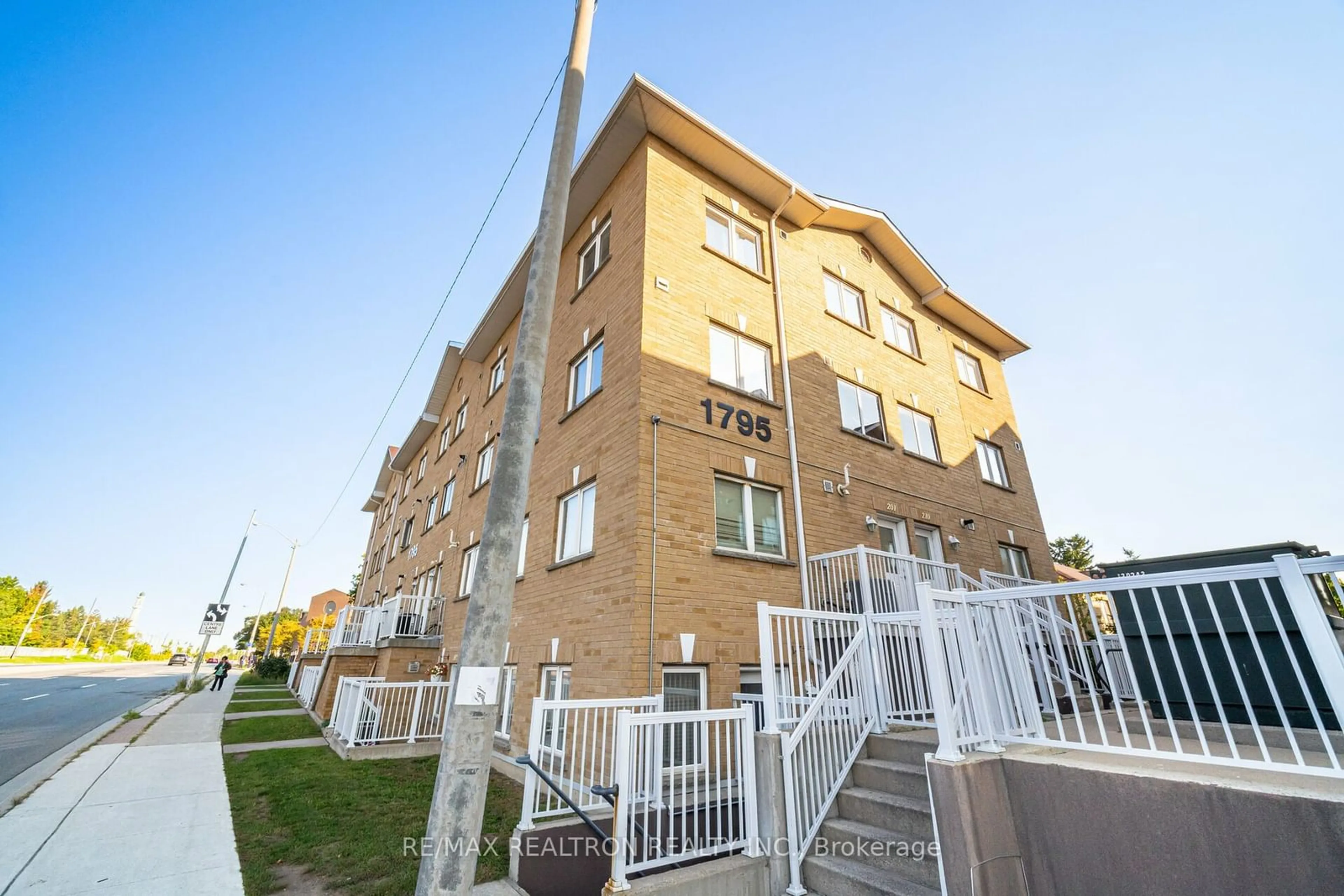 A pic from exterior of the house or condo for 1795 Markham Rd #201, Toronto Ontario M1B 2Z7