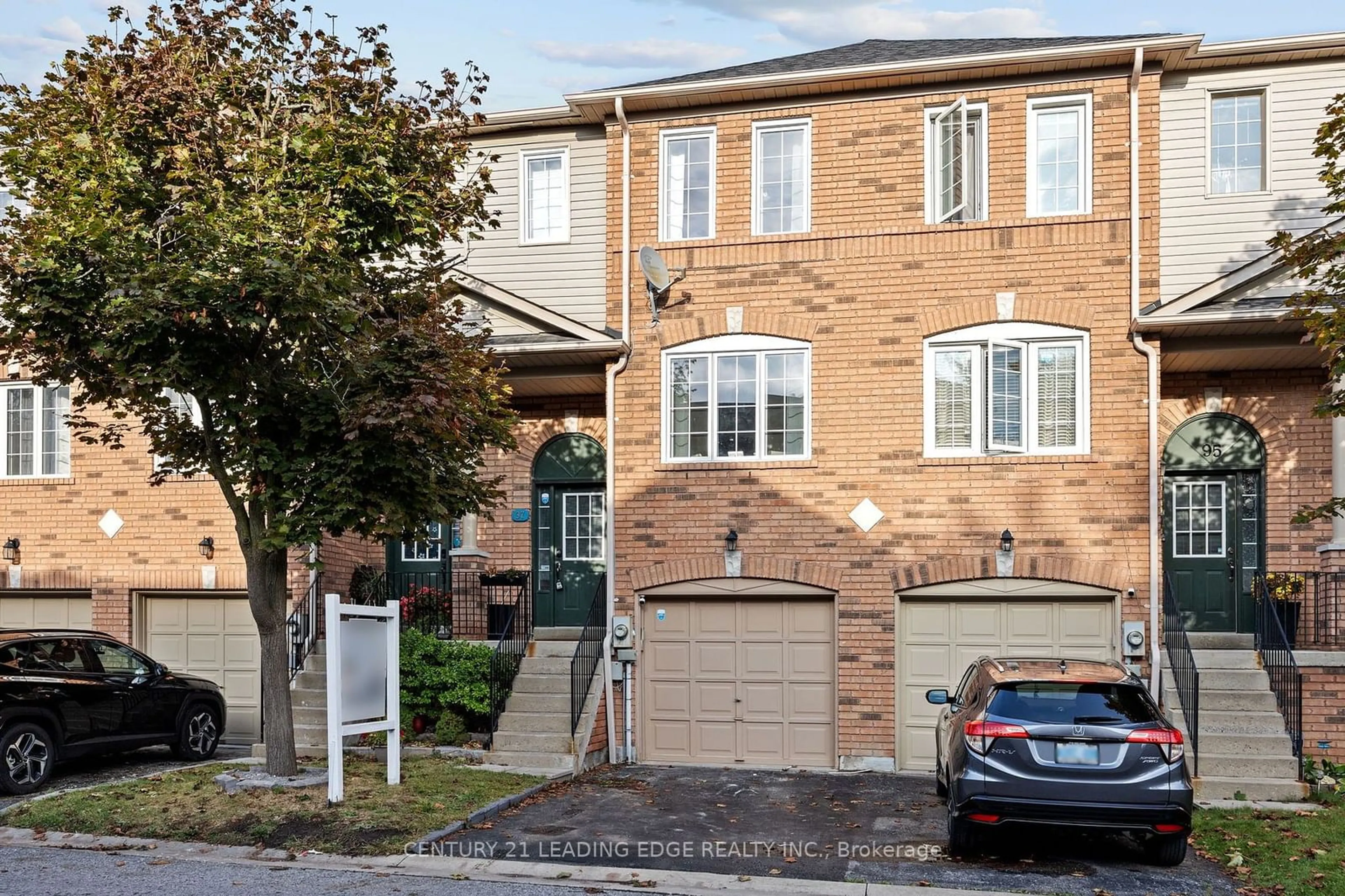 A pic from exterior of the house or condo for 97 Aspen Park Way, Whitby Ontario L1N 9M7