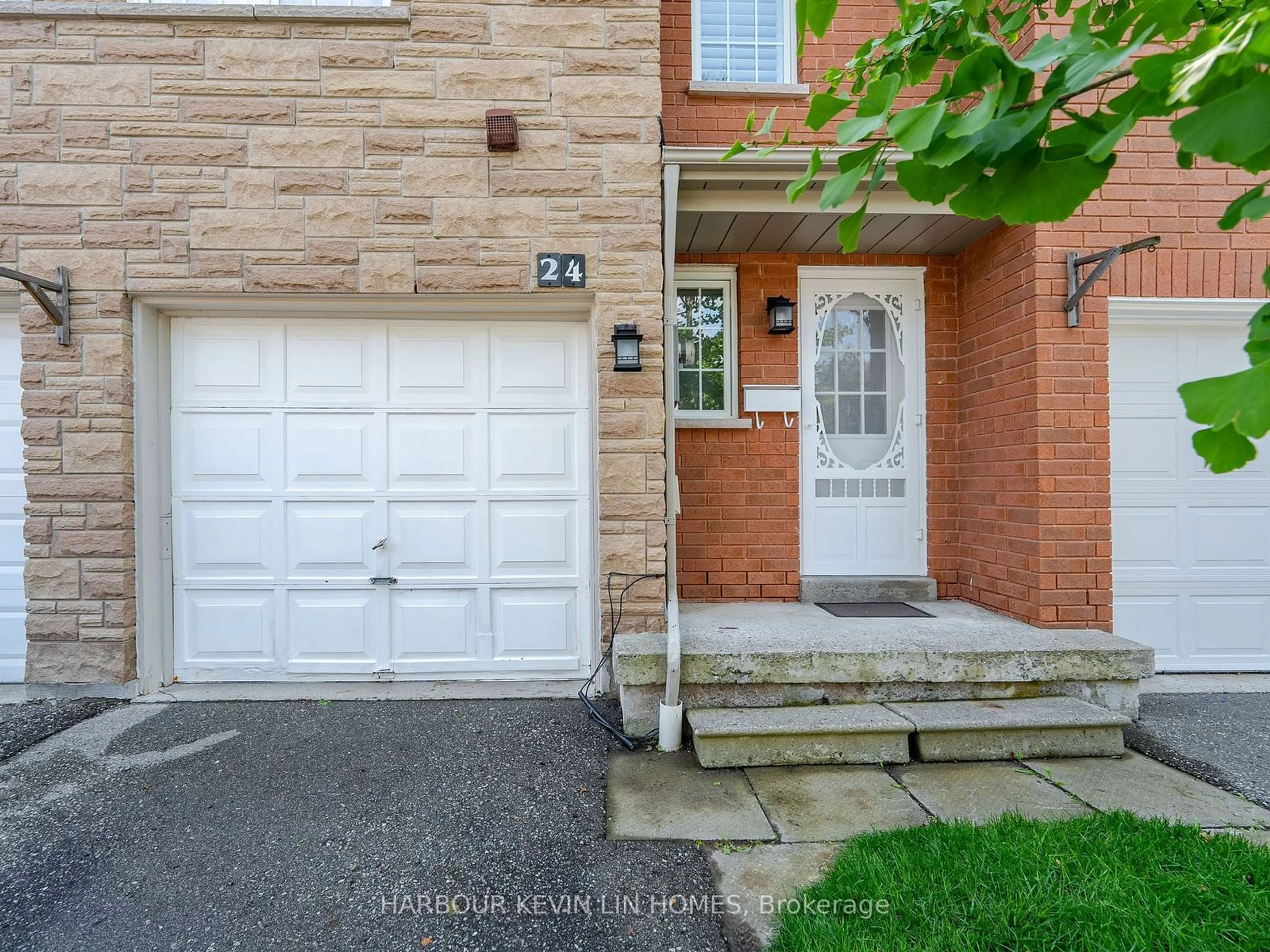 A pic from exterior of the house or condo for 1995 Pine Grove Ave #24, Pickering Ontario L1V 6W4