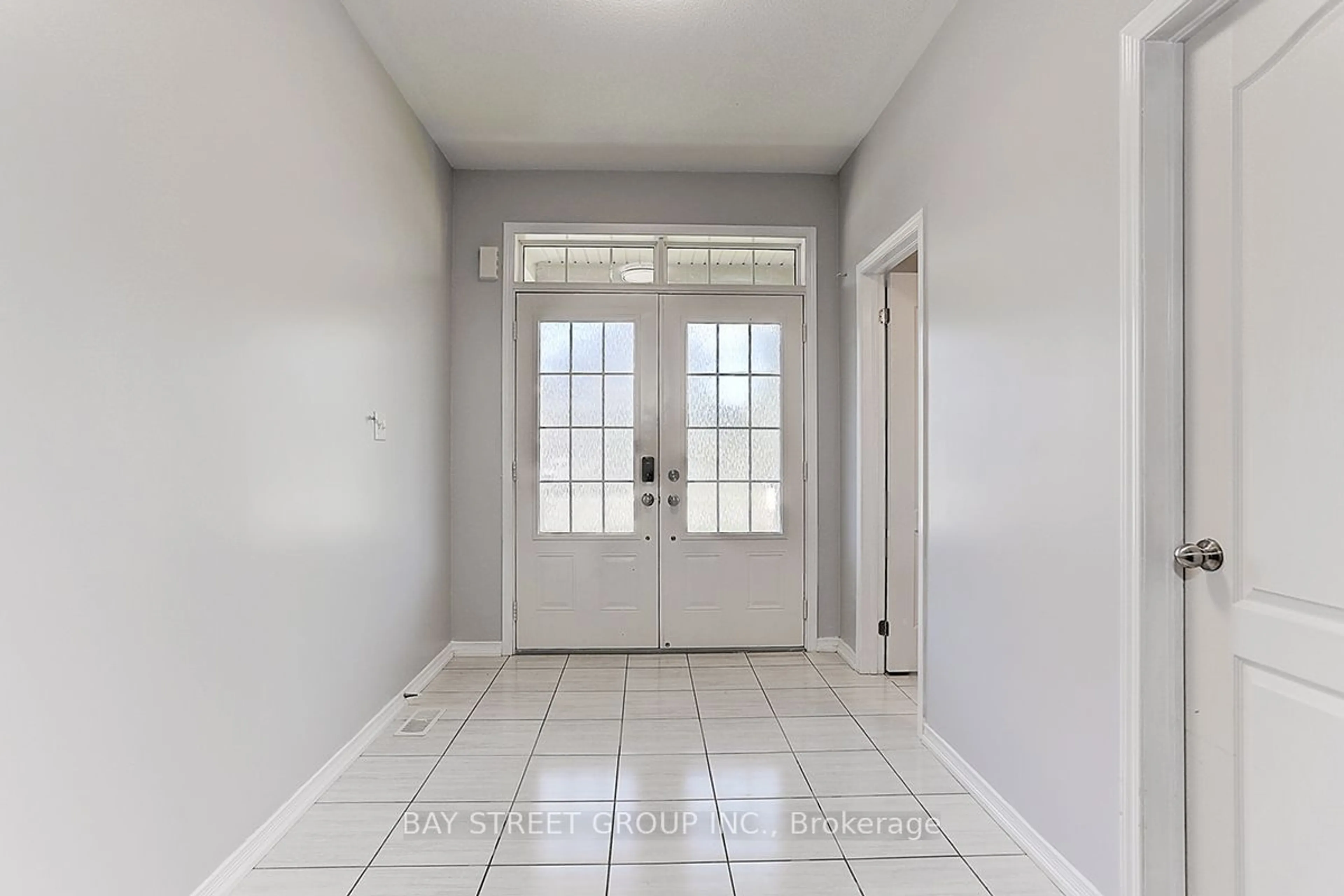 Indoor entryway, cement floor for 2433 Equestrian Cres Cres, Oshawa Ontario L1L 0L9