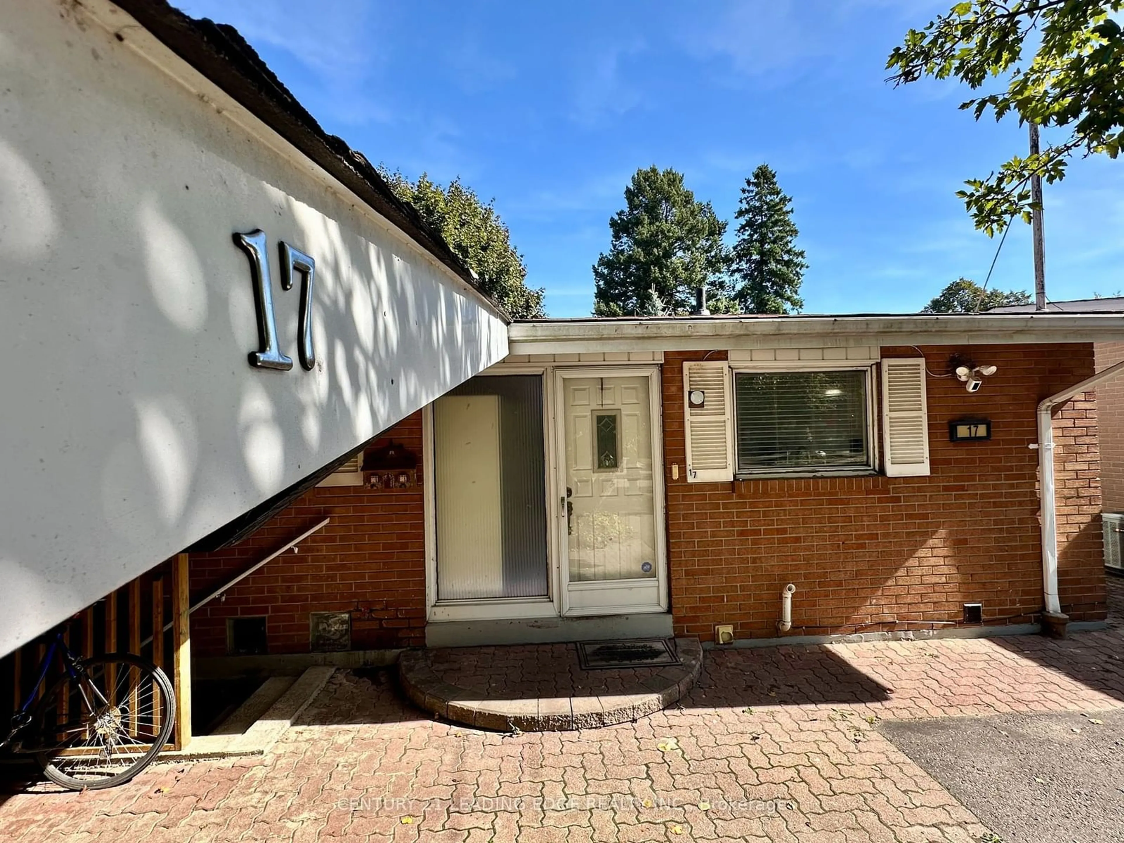 A pic from exterior of the house or condo, the front or back of building for 17 Brookridge Dr, Toronto Ontario M1P 3M3