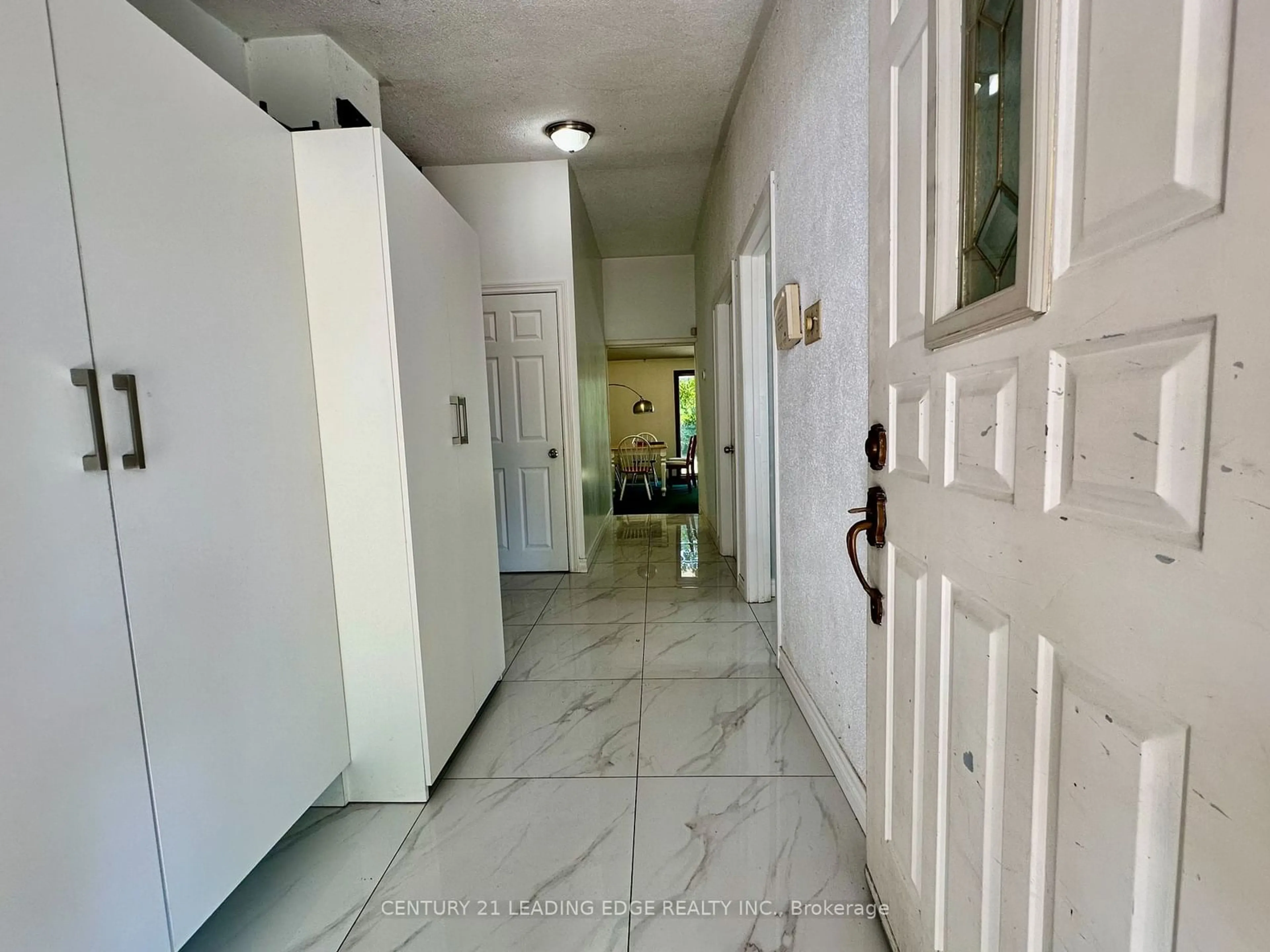 Indoor foyer, not visible floor for 17 Brookridge Dr, Toronto Ontario M1P 3M3