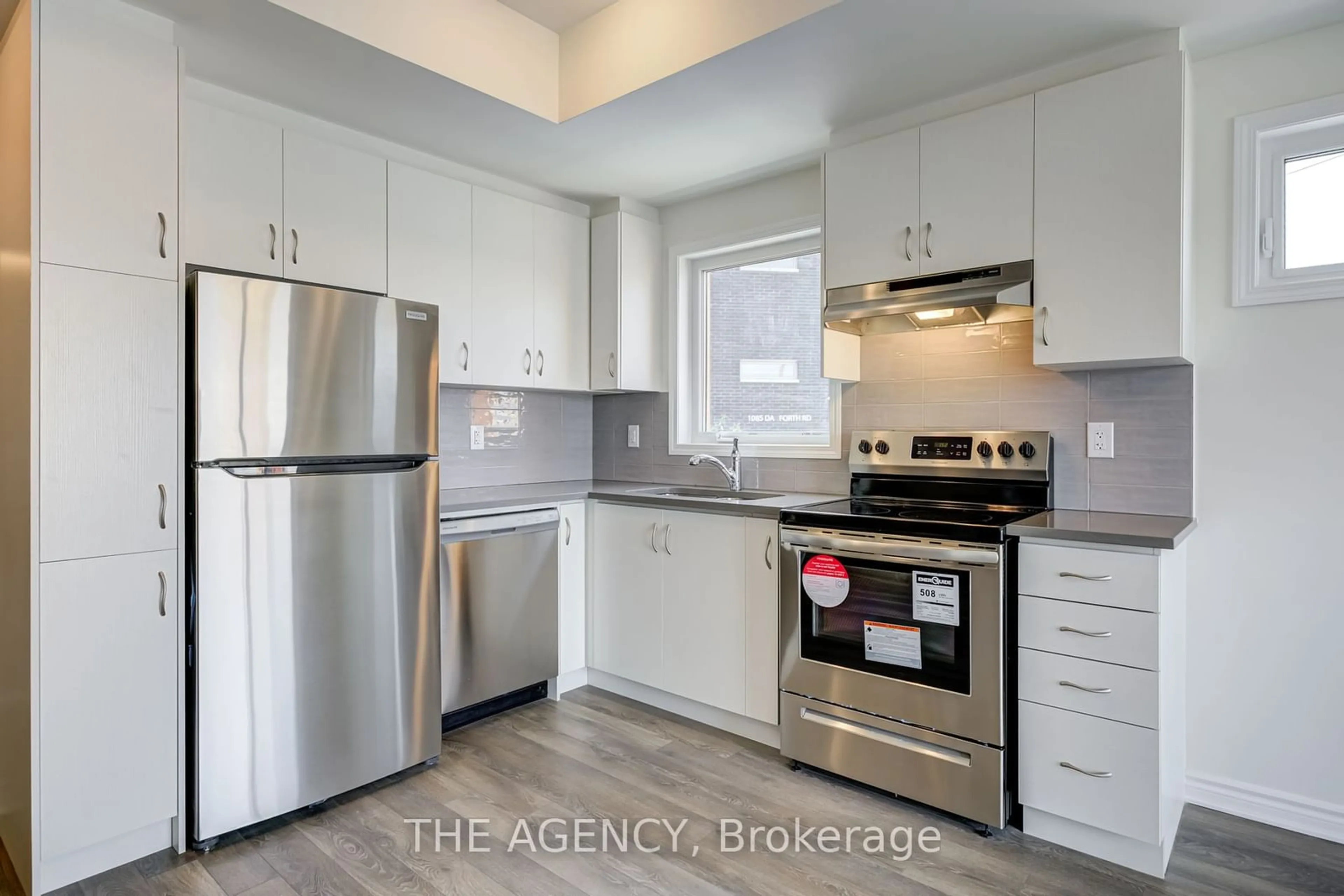 Standard kitchen for 2787 Eglinton Ave #329, Toronto Ontario M1J 2E1