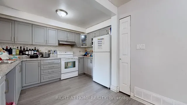 Additional image 26 of 11 Livonia Pl Unit 18