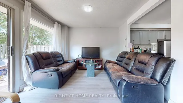 Additional image 31 of 11 Livonia Pl Unit 18
