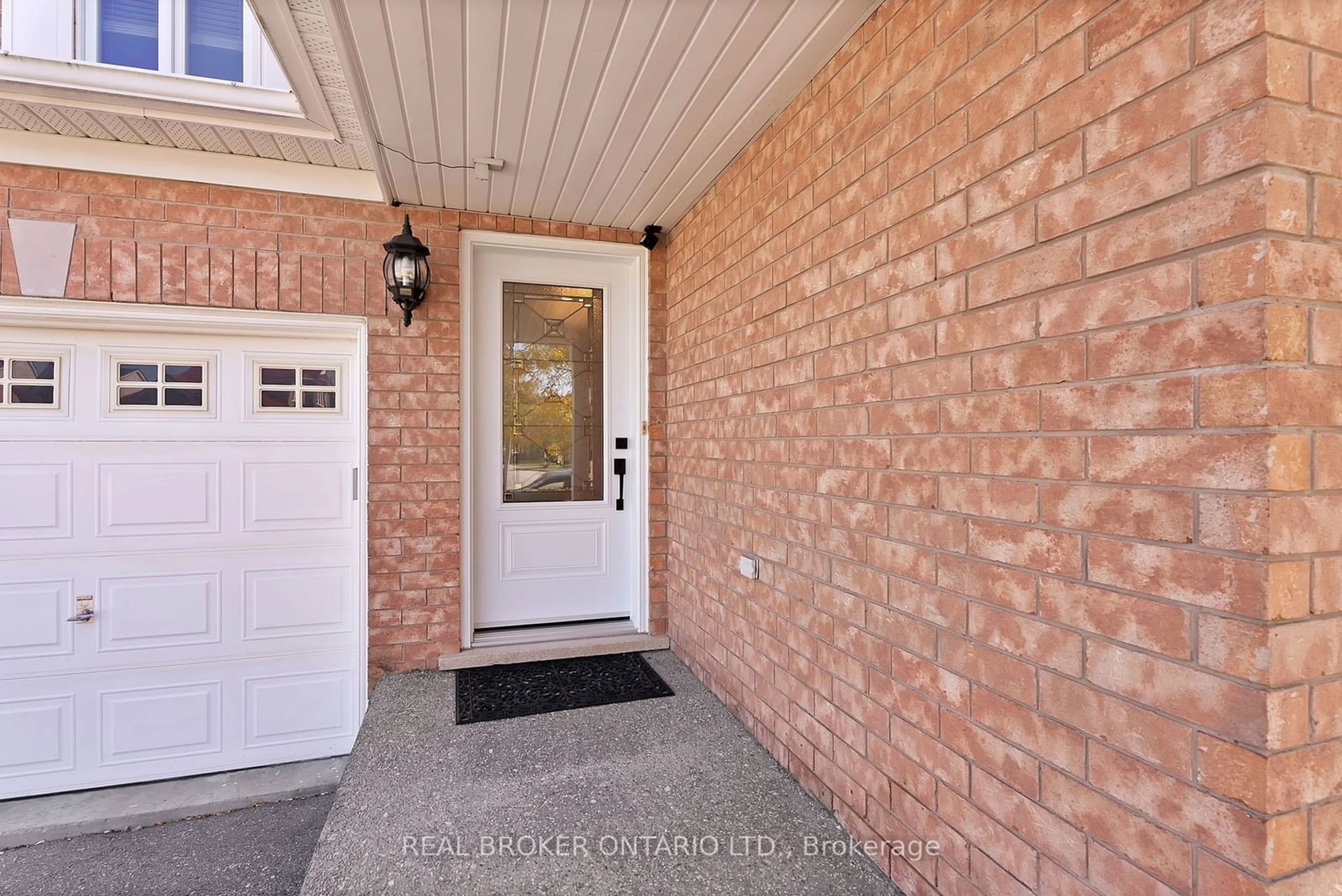 Indoor entryway, wood floors for 4 Muskox Dr, Toronto Ontario M1B 6E9