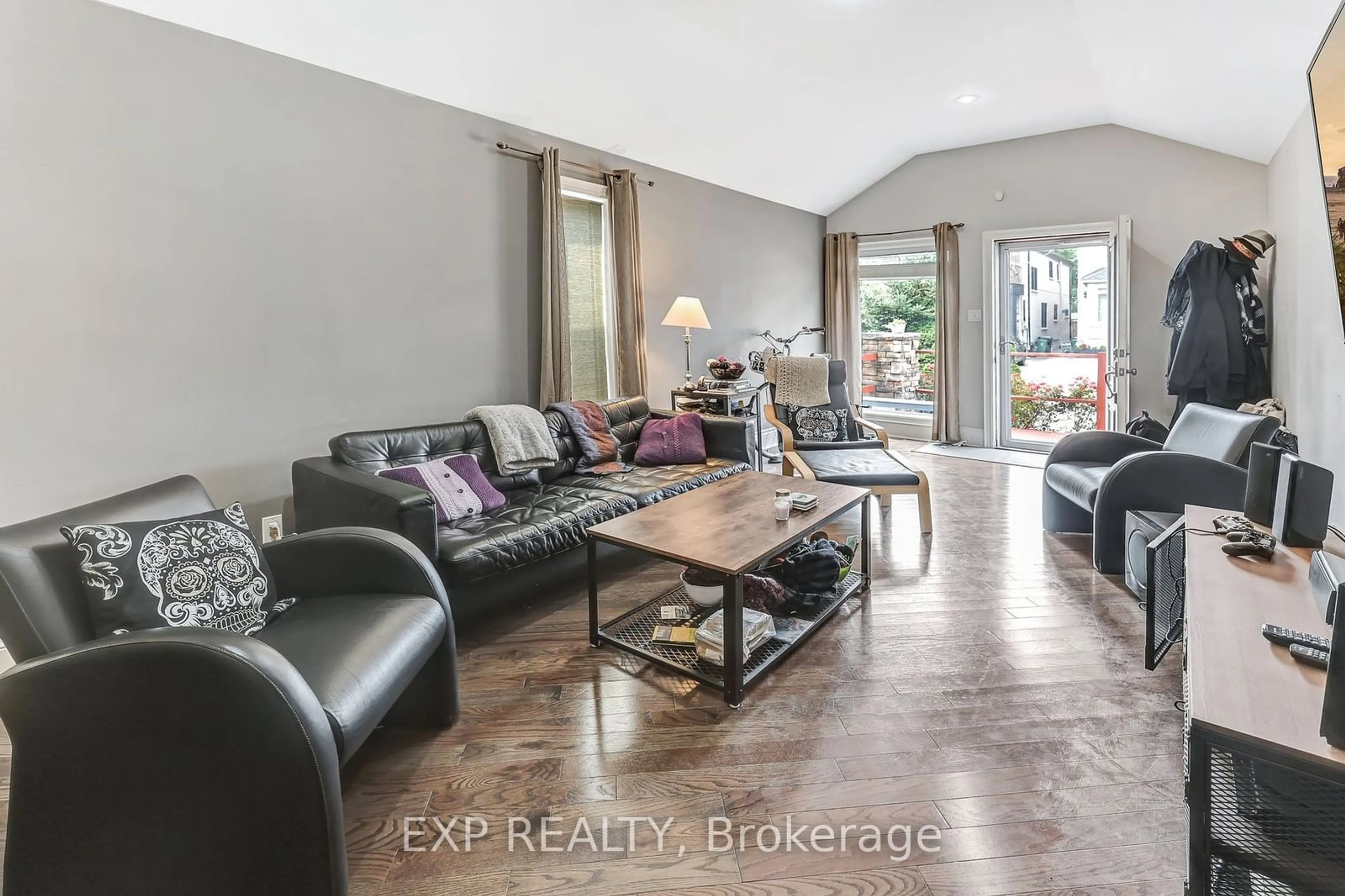 Living room for 169 King Edward Ave, Toronto Ontario M4C 5J7