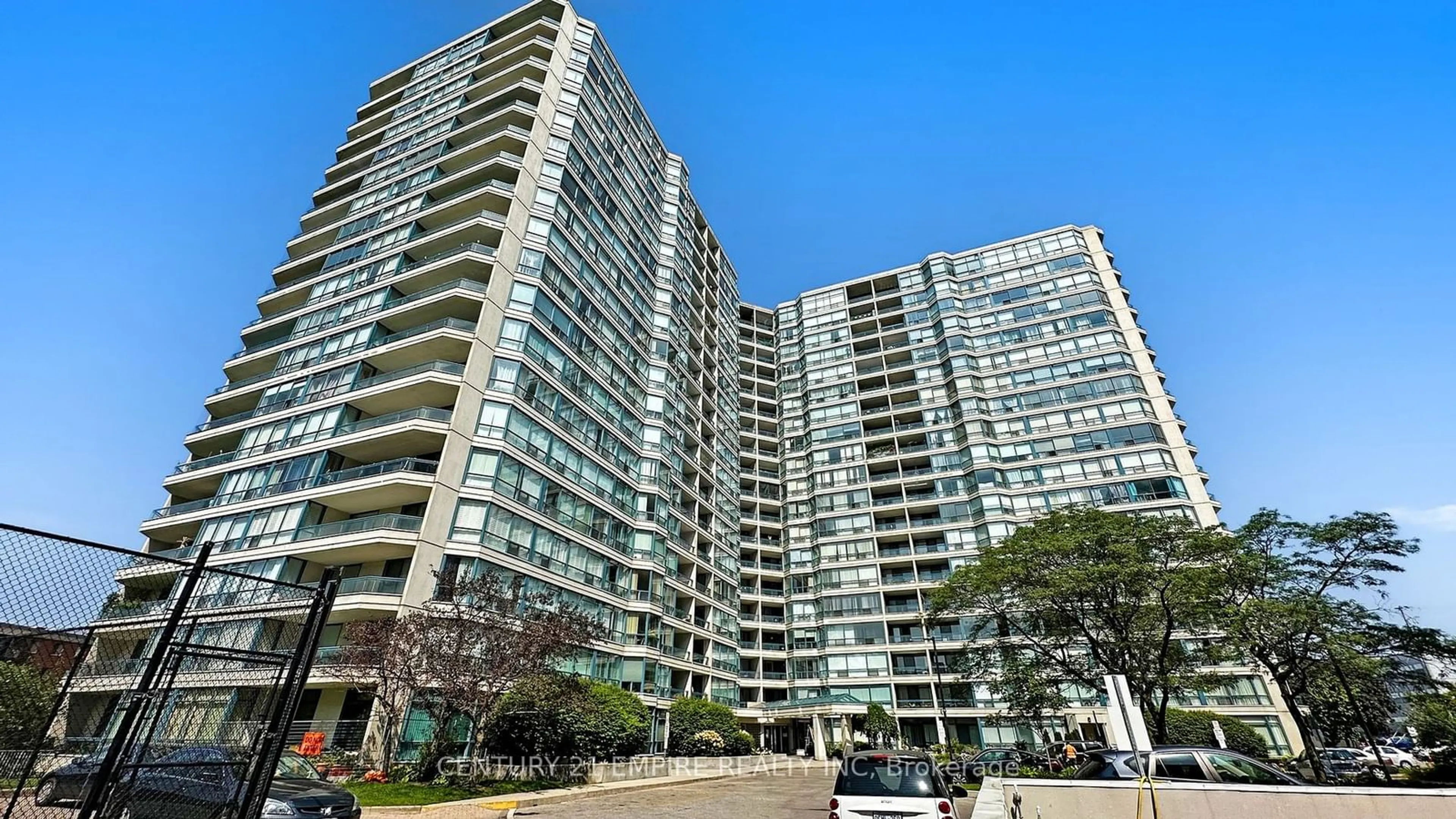 A pic from exterior of the house or condo, the front or back of building for 4725 Sheppard Ave #2001, Toronto Ontario M1S 5B2