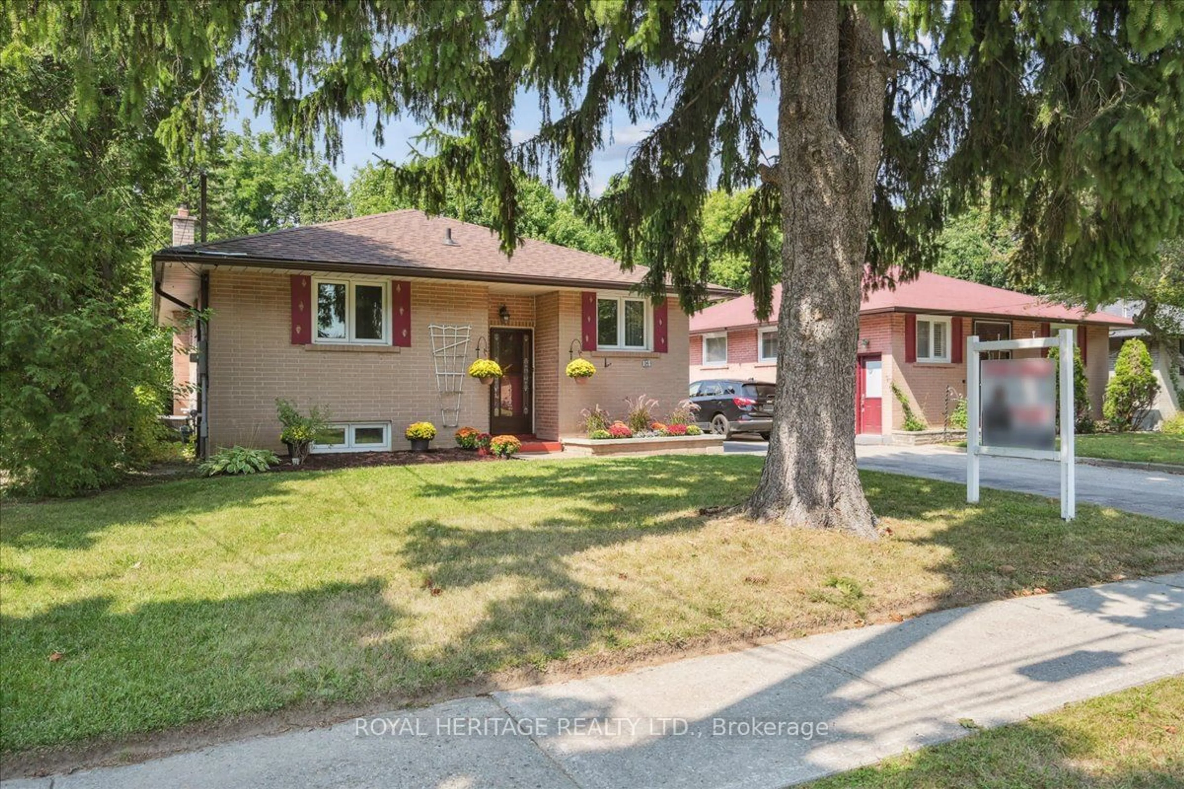 Frontside or backside of a home for 26 Oakridge Dr, Toronto Ontario M1M 2A4