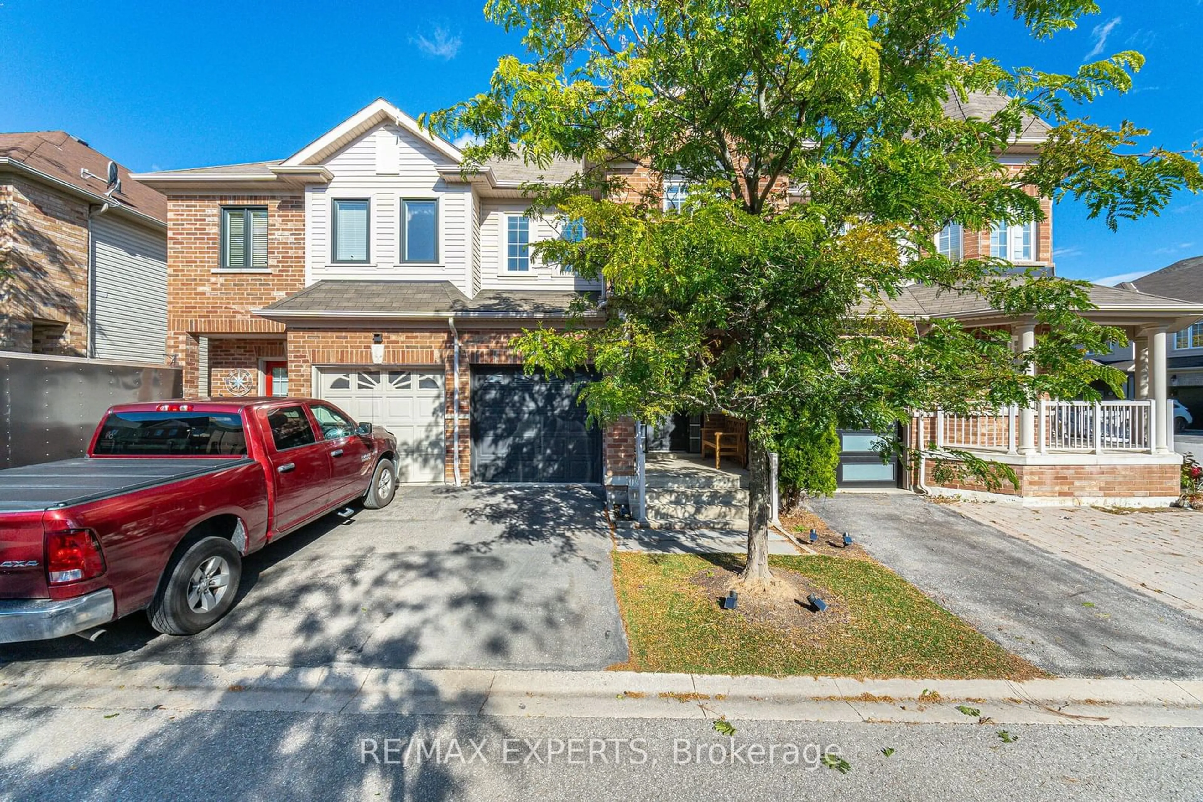 A pic from exterior of the house or condo, the street view for 29 Delight Way, Whitby Ontario L1M 0G1