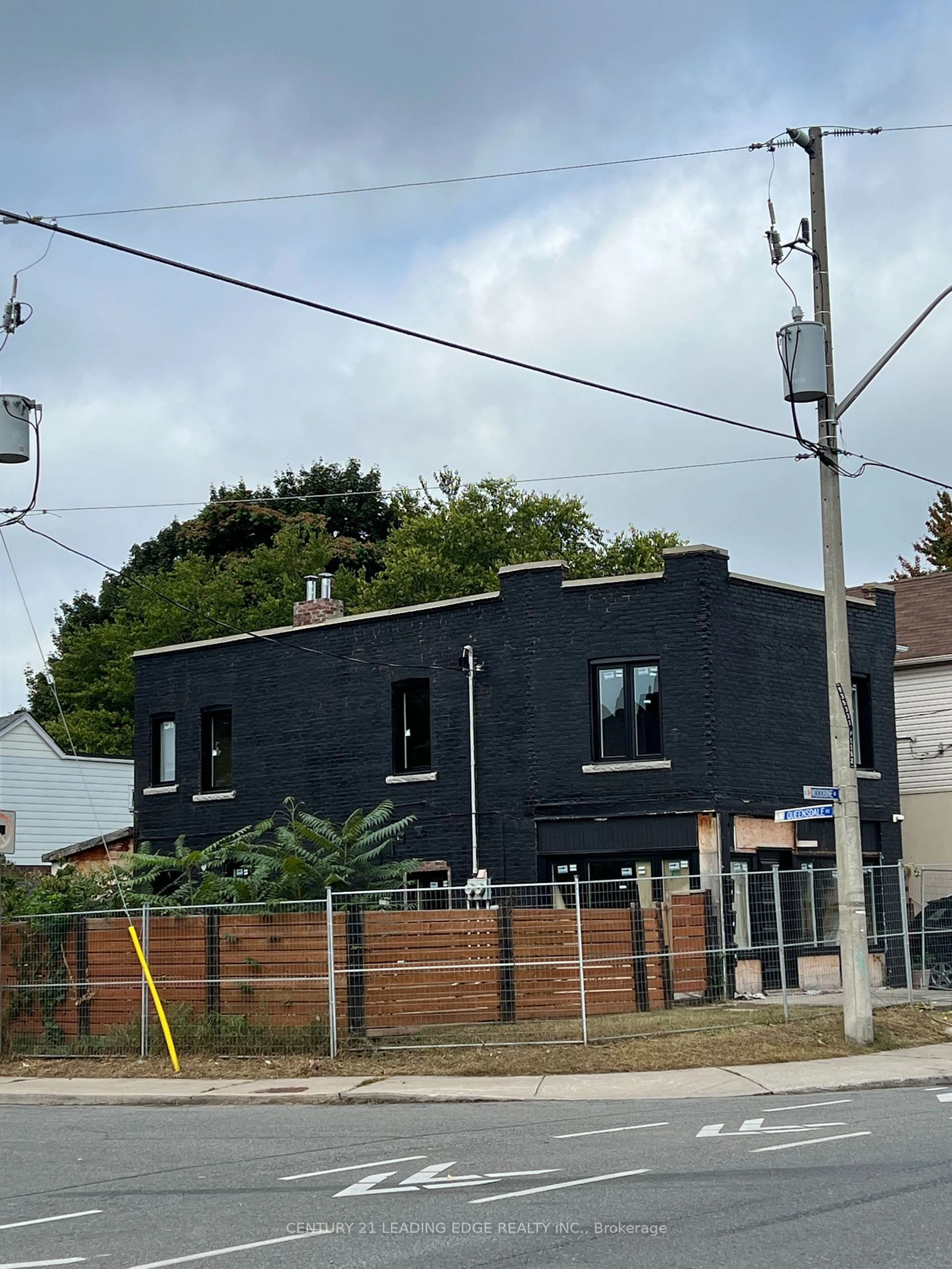 Frontside or backside of a home, the front or back of building for 1150 WOODBINE Ave, Toronto Ontario M4C 4C9