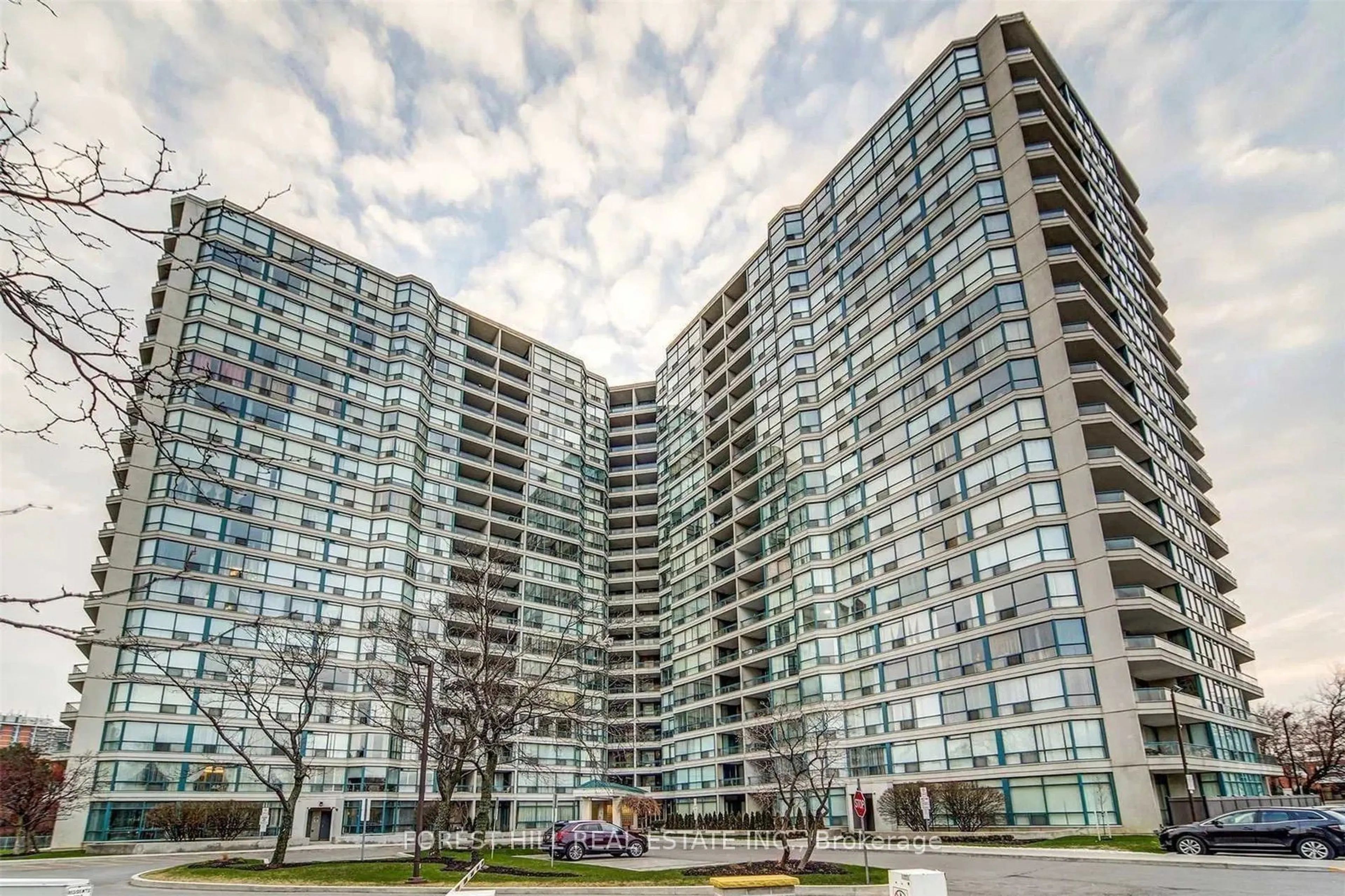 A pic from exterior of the house or condo for 4725 Sheppard Ave #1613, Toronto Ontario M1S 5B2