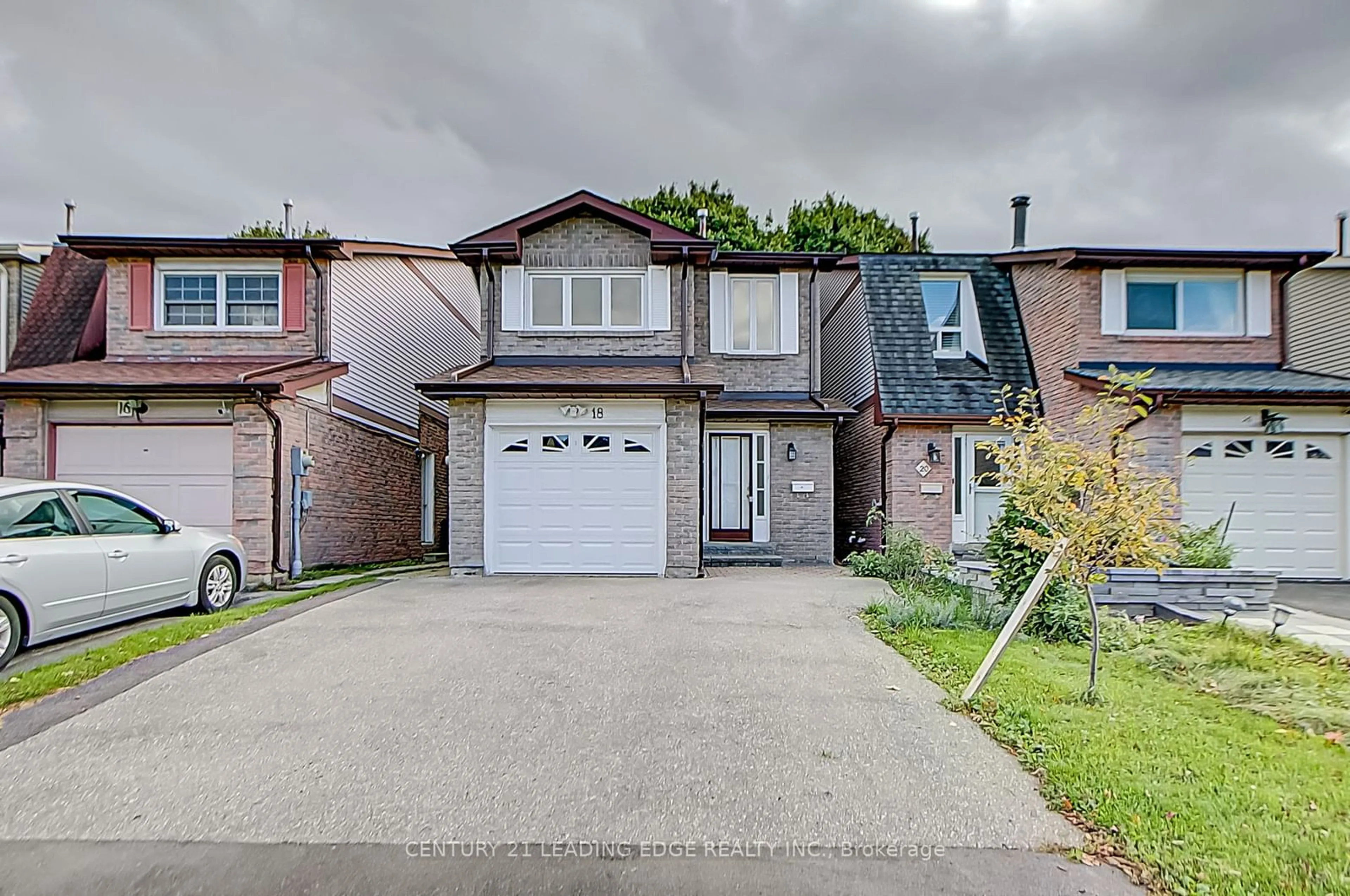 Frontside or backside of a home, the street view for 18 O'halloran Cres, Toronto Ontario M1V 2C3