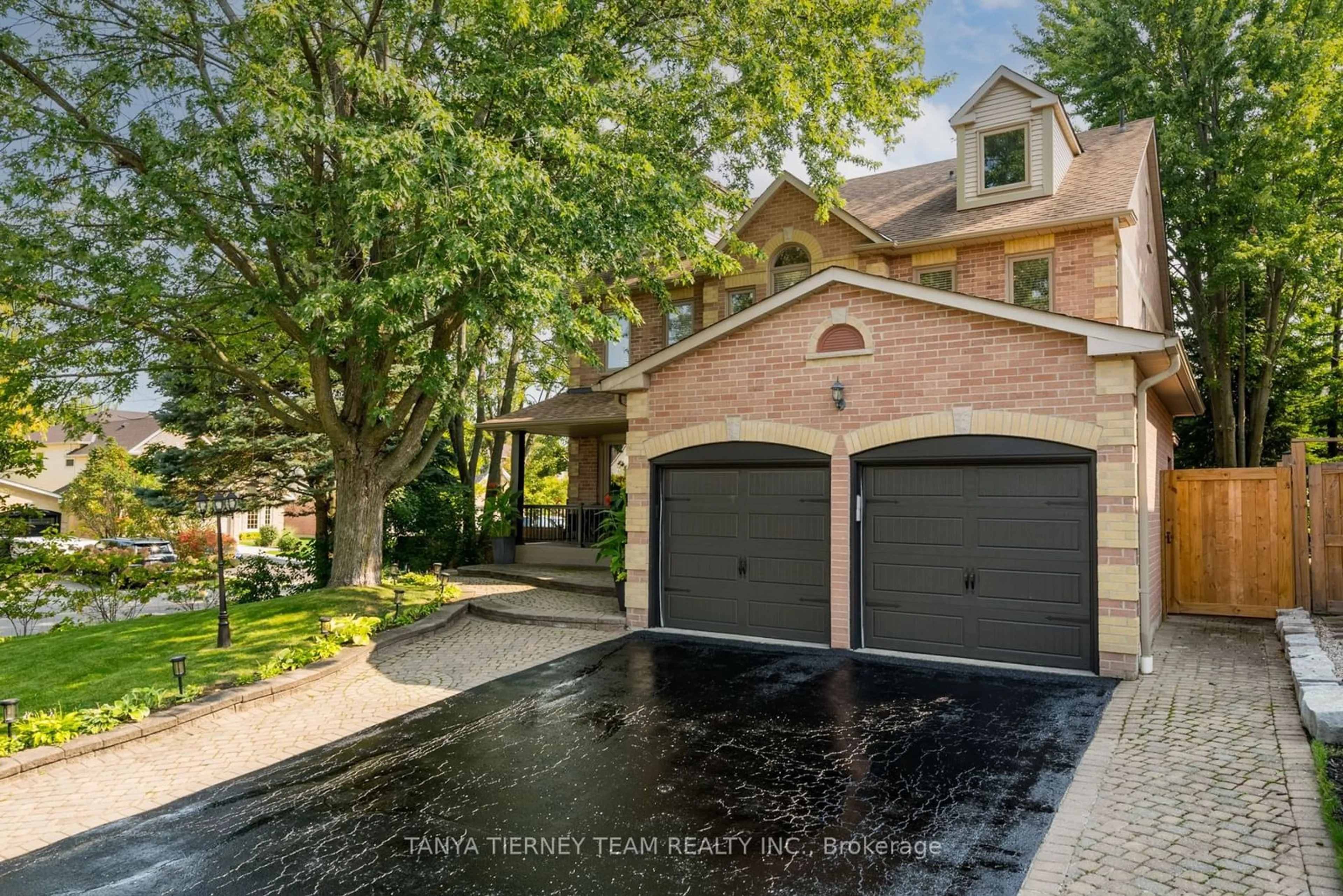 A pic from exterior of the house or condo, the street view for 11 Roan Dr, Whitby Ontario L1P 1L5