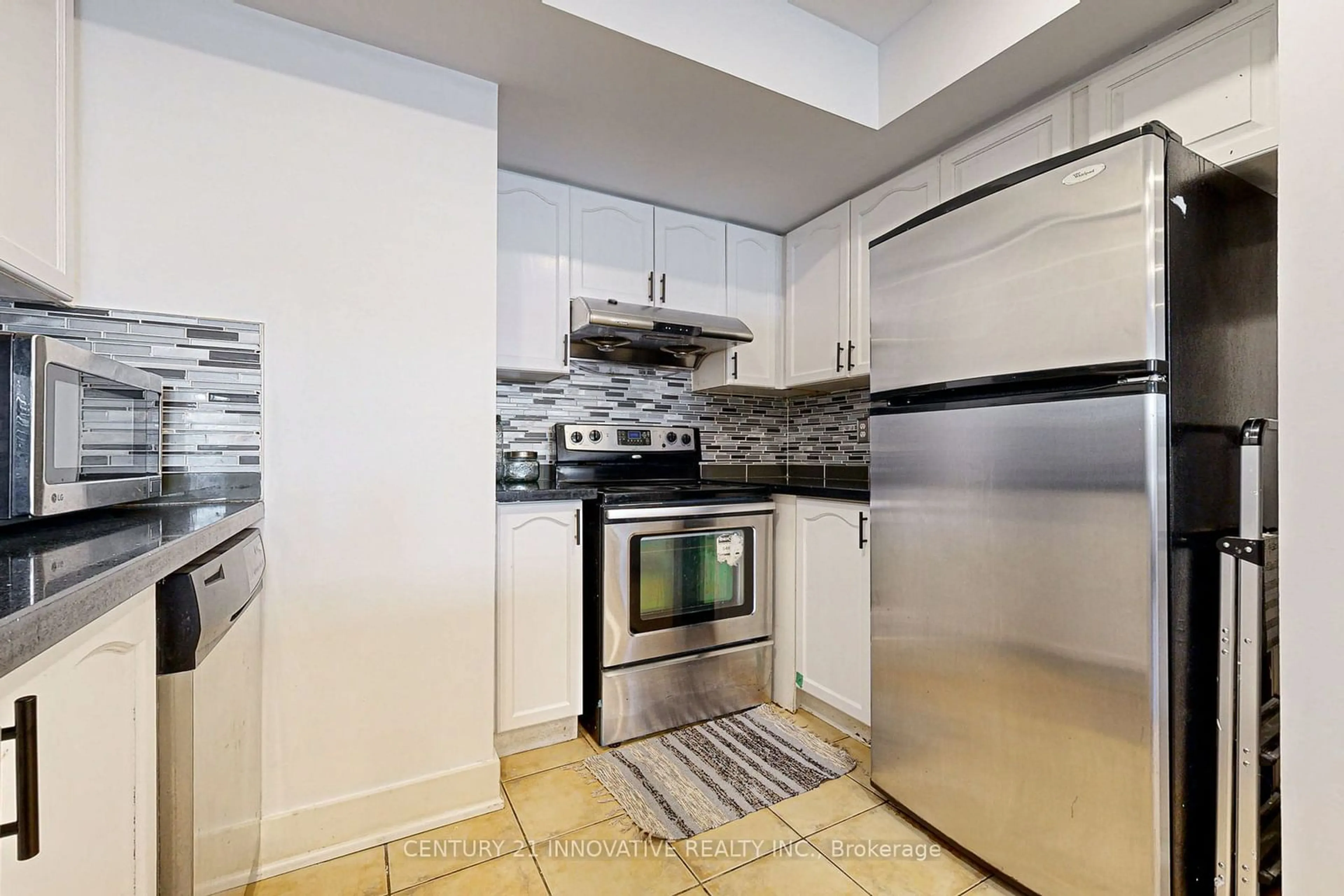 Standard kitchen for 200 Mclevin Ave #6, Toronto Ontario M1B 6C6