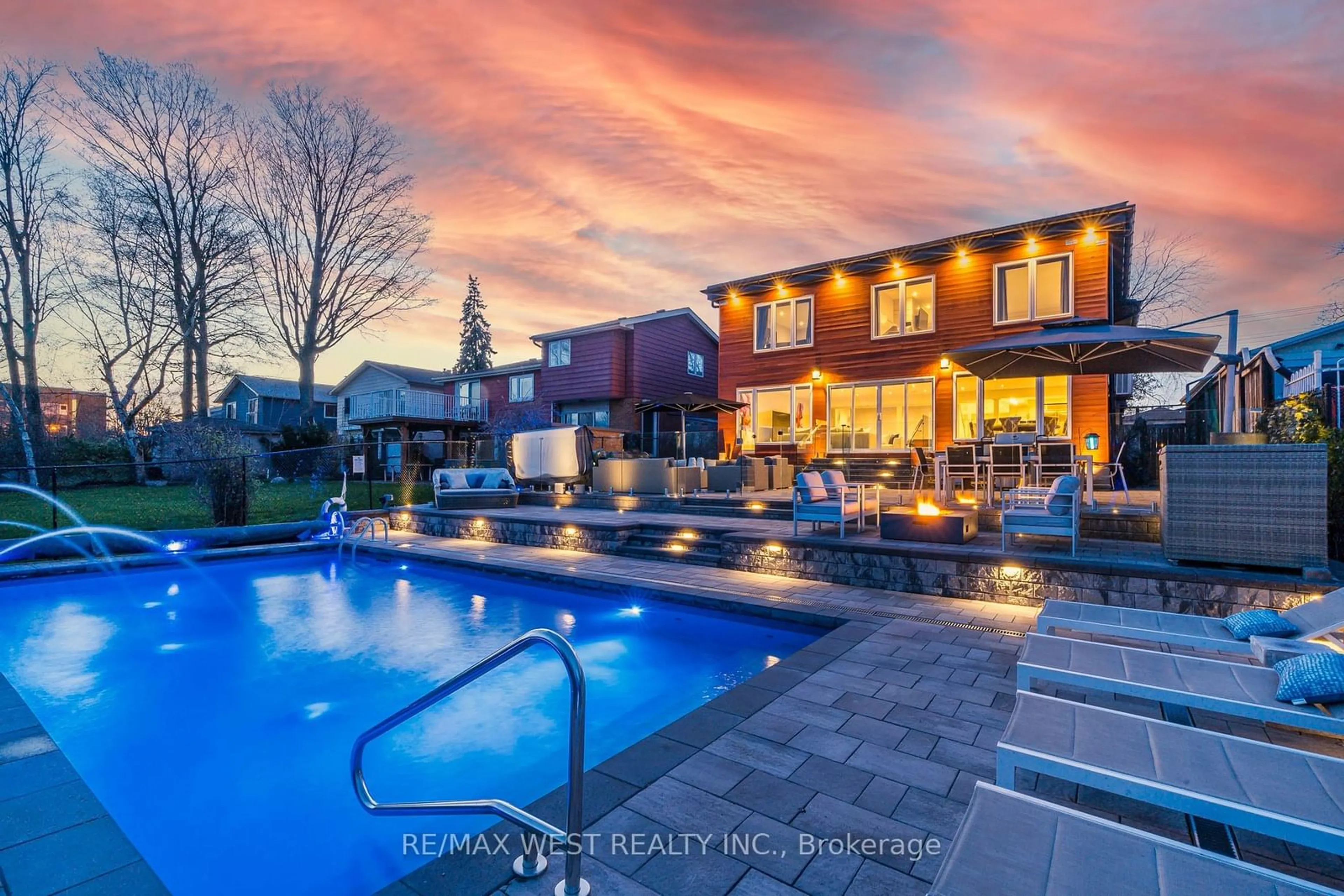 Indoor or outdoor pool for 423 Guildwood Pkwy, Toronto Ontario M1E 1R3