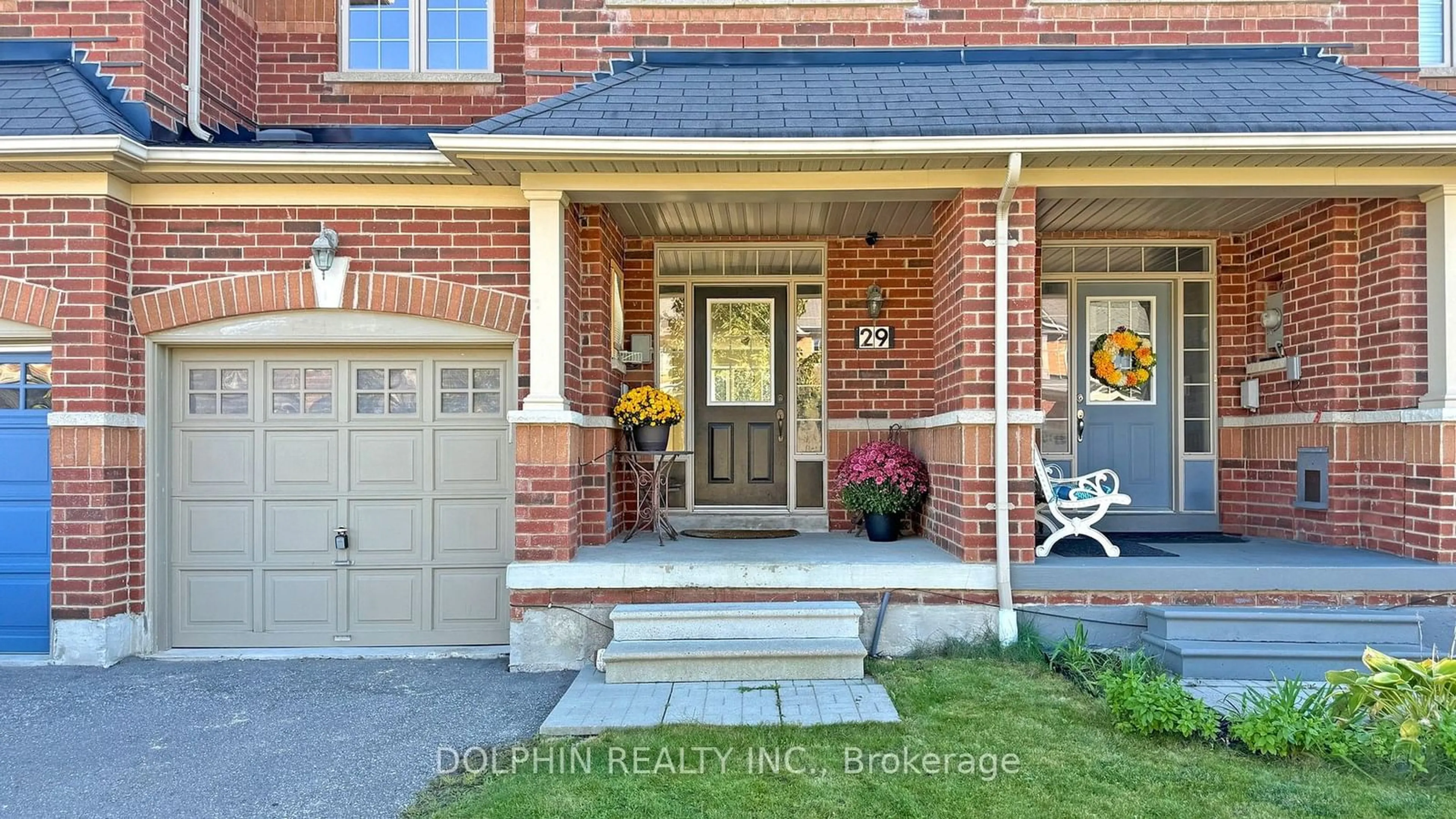 Home with brick exterior material for 29 Westport Dr, Whitby Ontario L1R 0J4