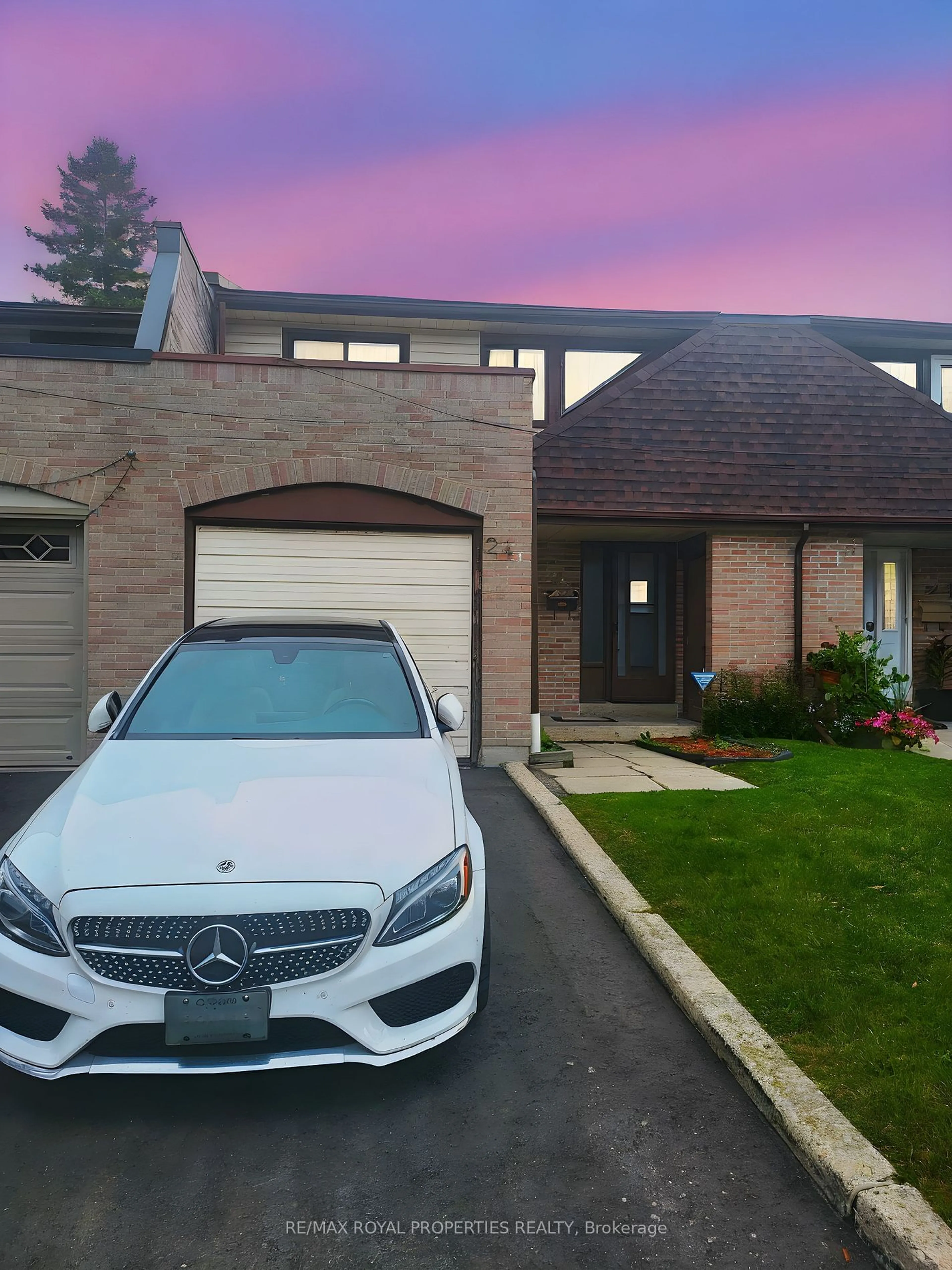 A pic from exterior of the house or condo, the street view for 11 Livonia Pl #24, Toronto Ontario M1E 4W5