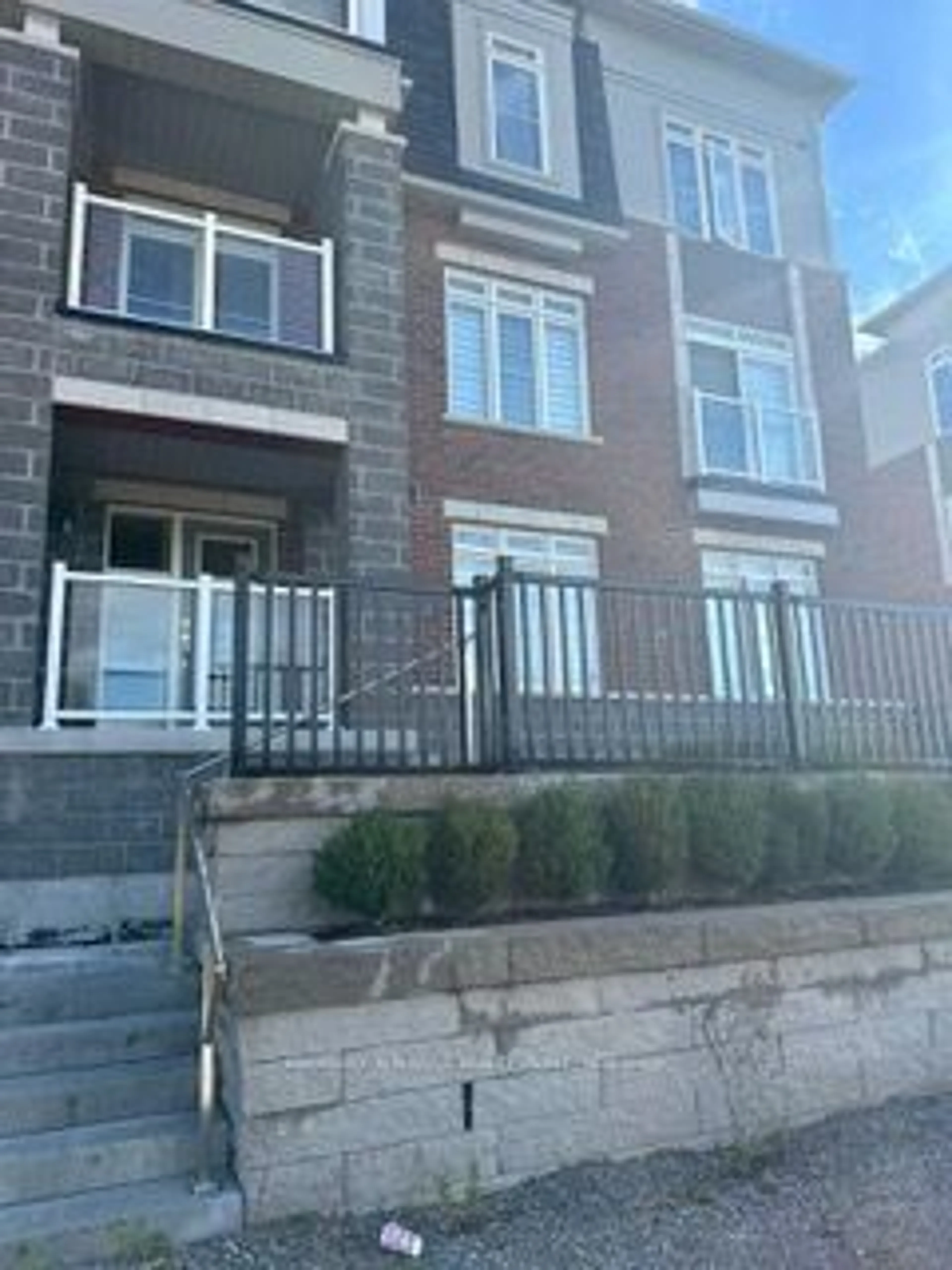 A pic from exterior of the house or condo, the front or back of building for 2540 William Jackson Dr #201, Pickering Ontario L4G 7C2