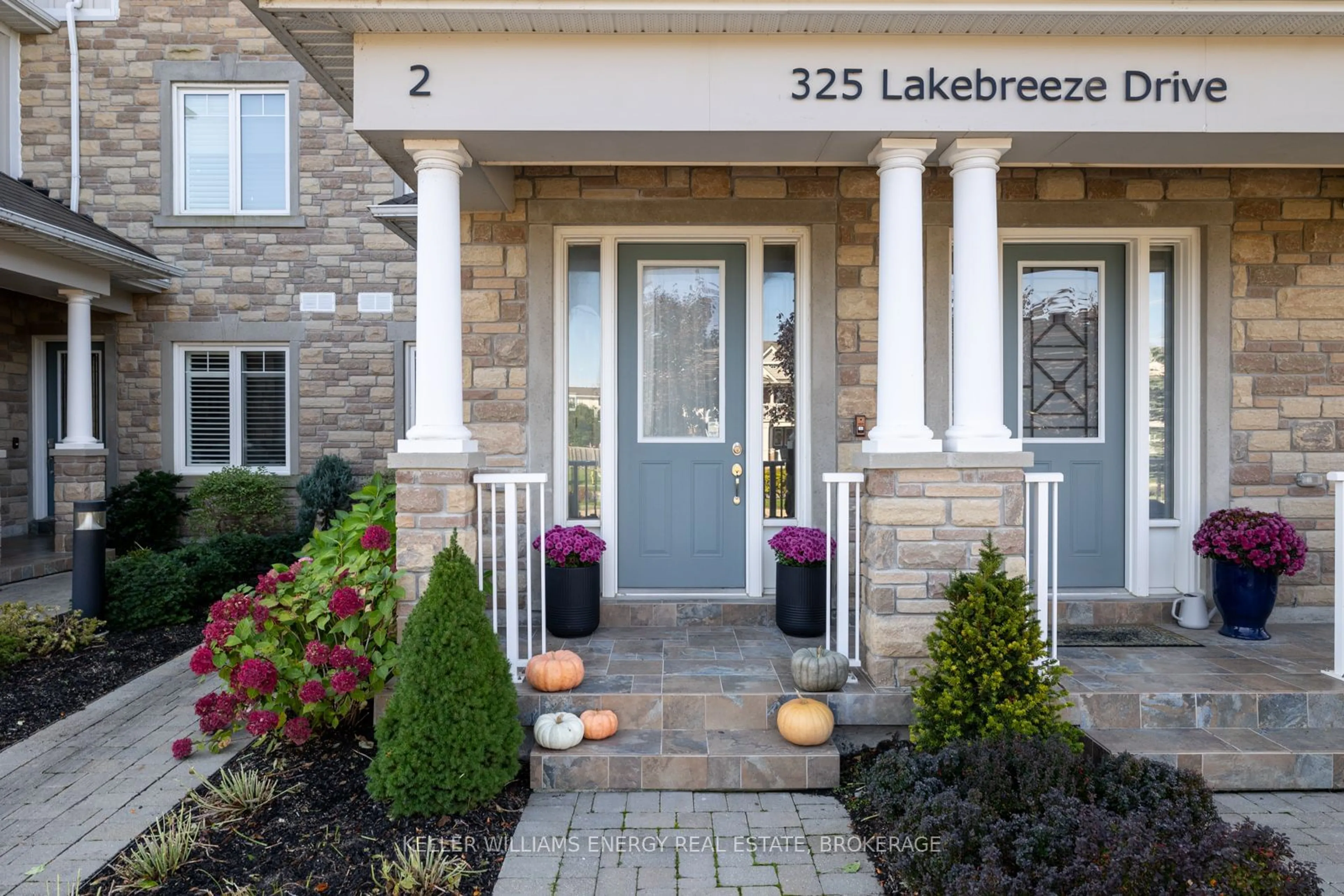 Indoor entryway for 325 Lakebreeze Dr #2, Clarington Ontario L1B 0A1