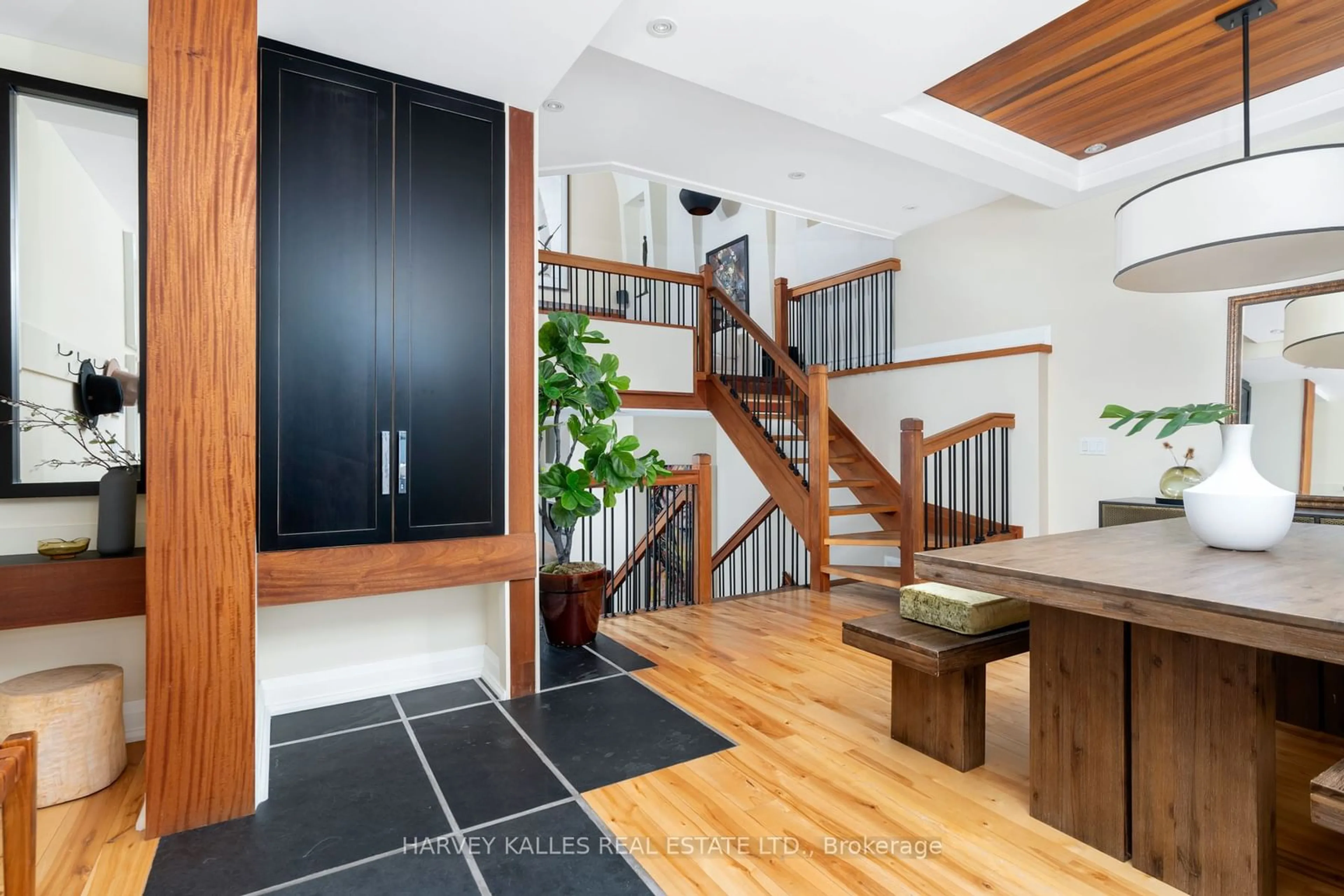 Indoor entryway, wood floors for 283 Kenilworth Ave, Toronto Ontario M4L 3S9