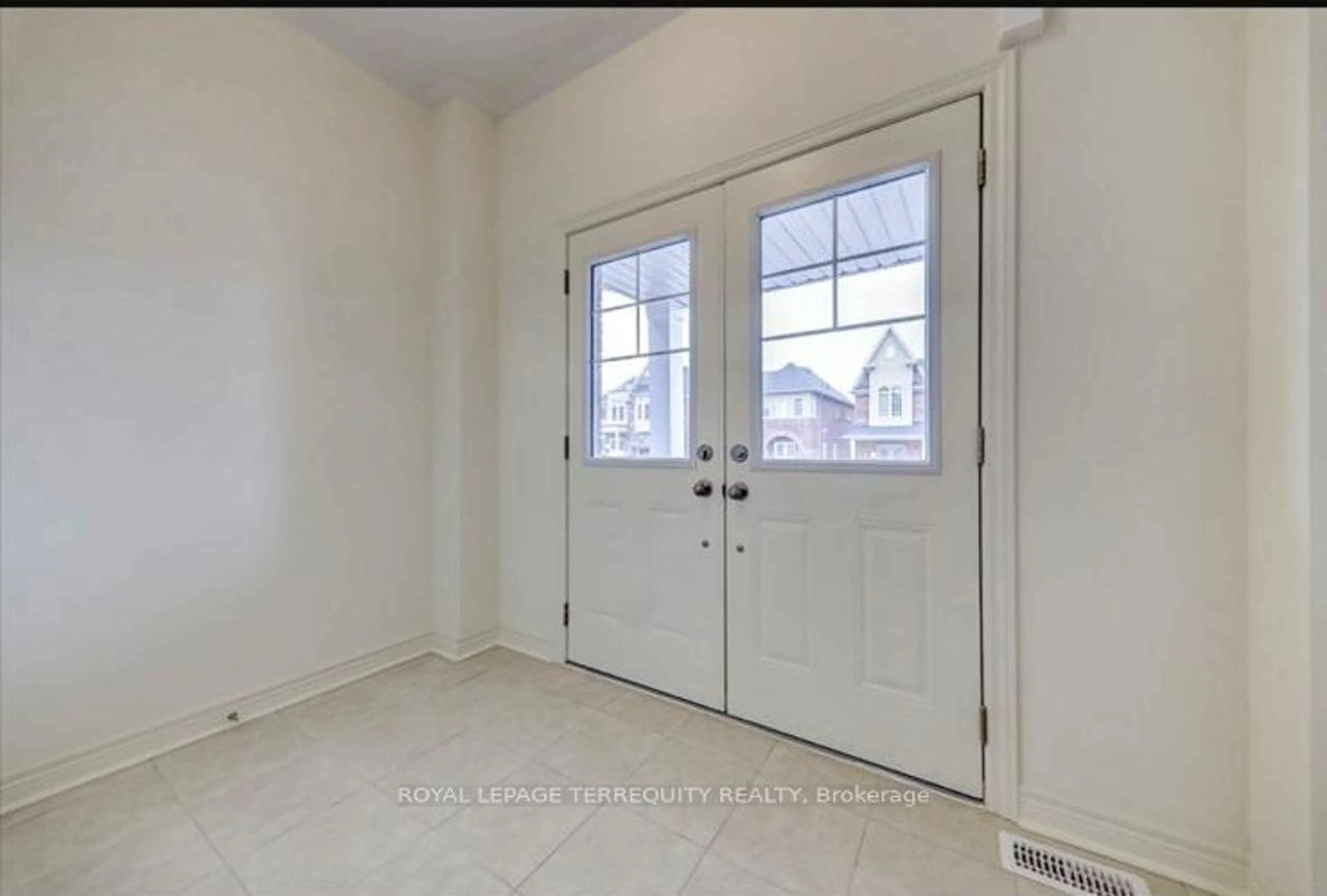 Indoor entryway, unknown floor for 1213 Drinkle Cres, Oshawa Ontario L1K 0A2