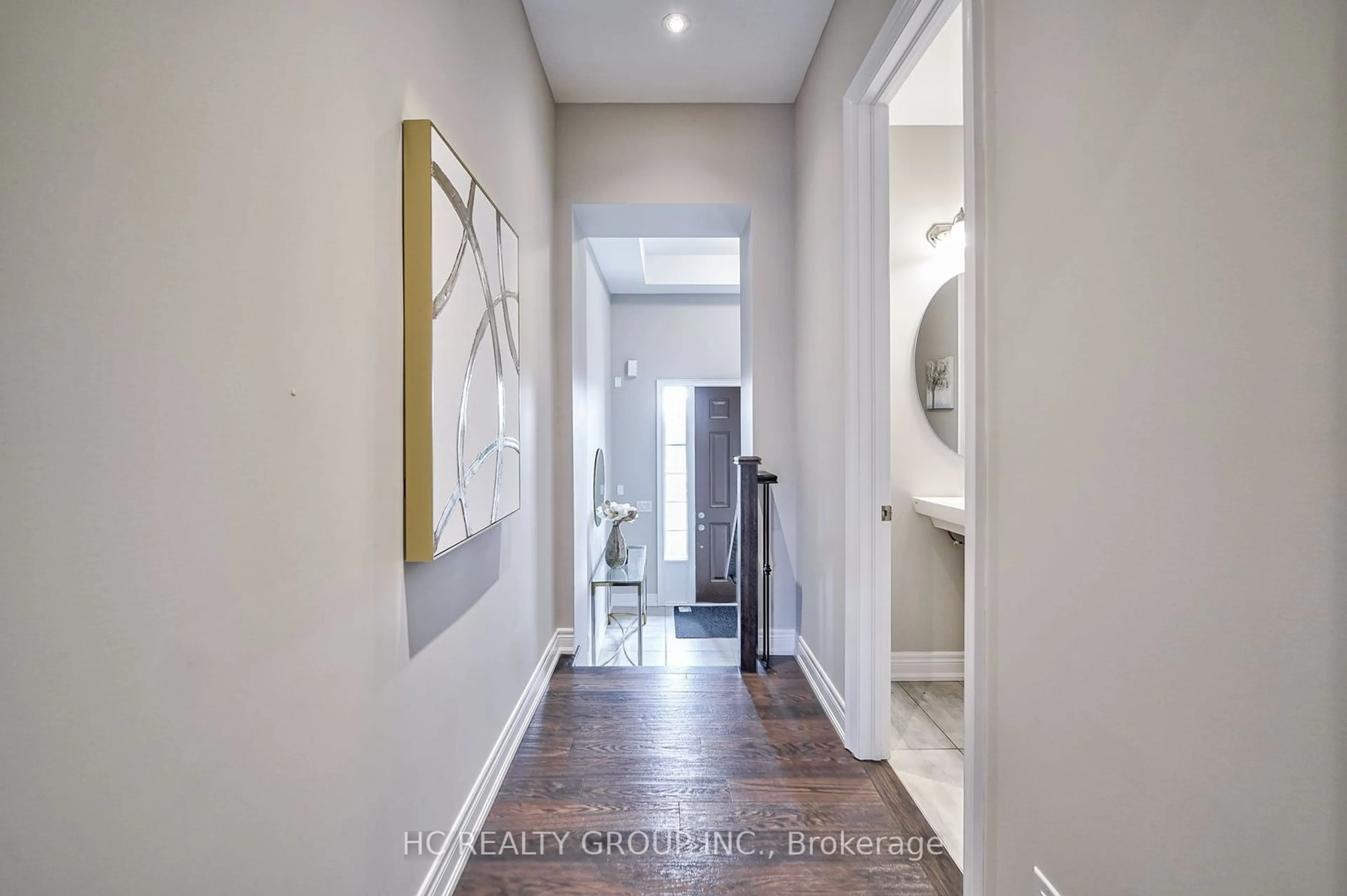 Indoor entryway for 53 St Ives Cres, Whitby Ontario L1P 0C5