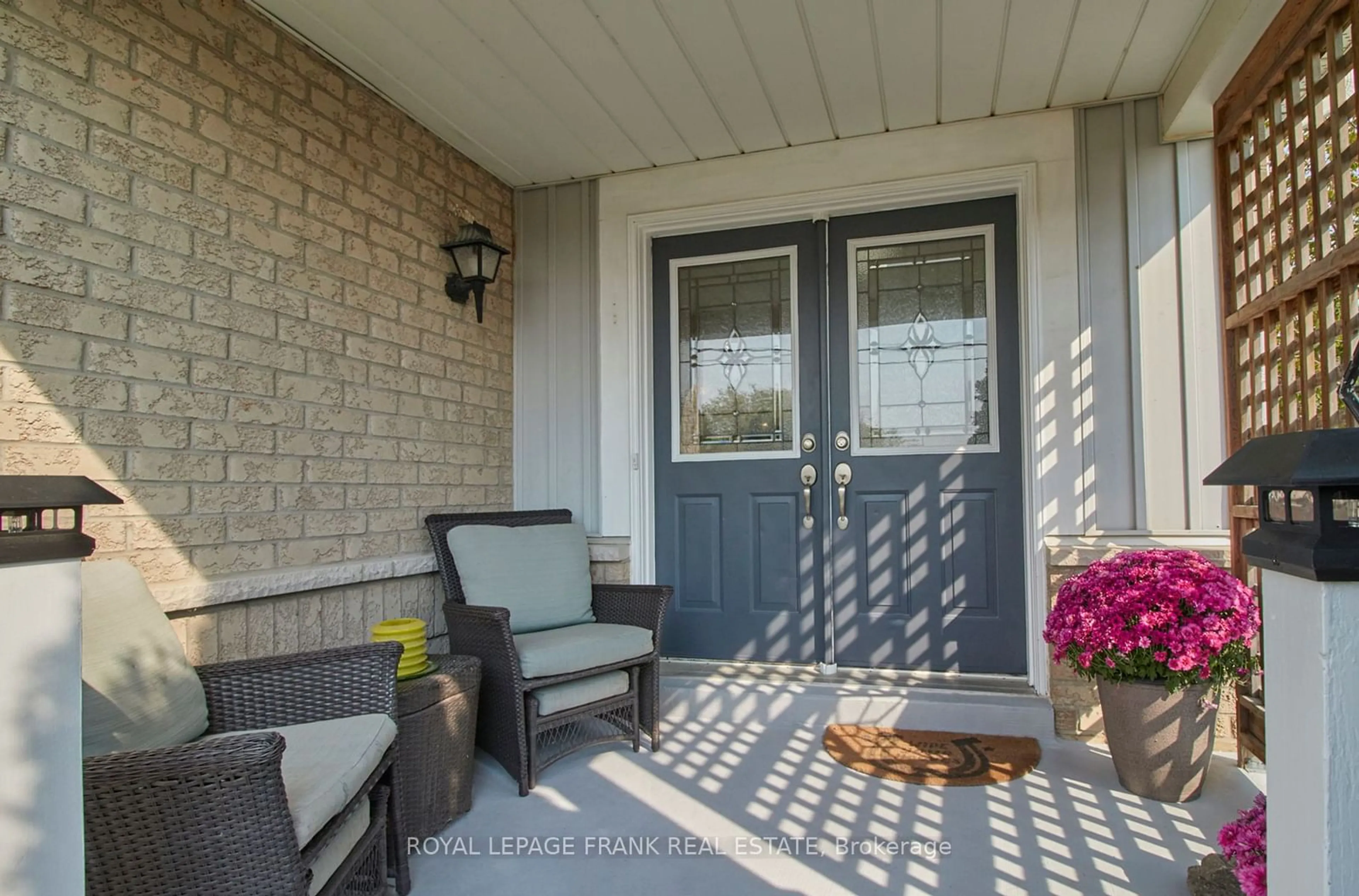 Patio for 1029 Grandview St, Oshawa Ontario L1K 2S8