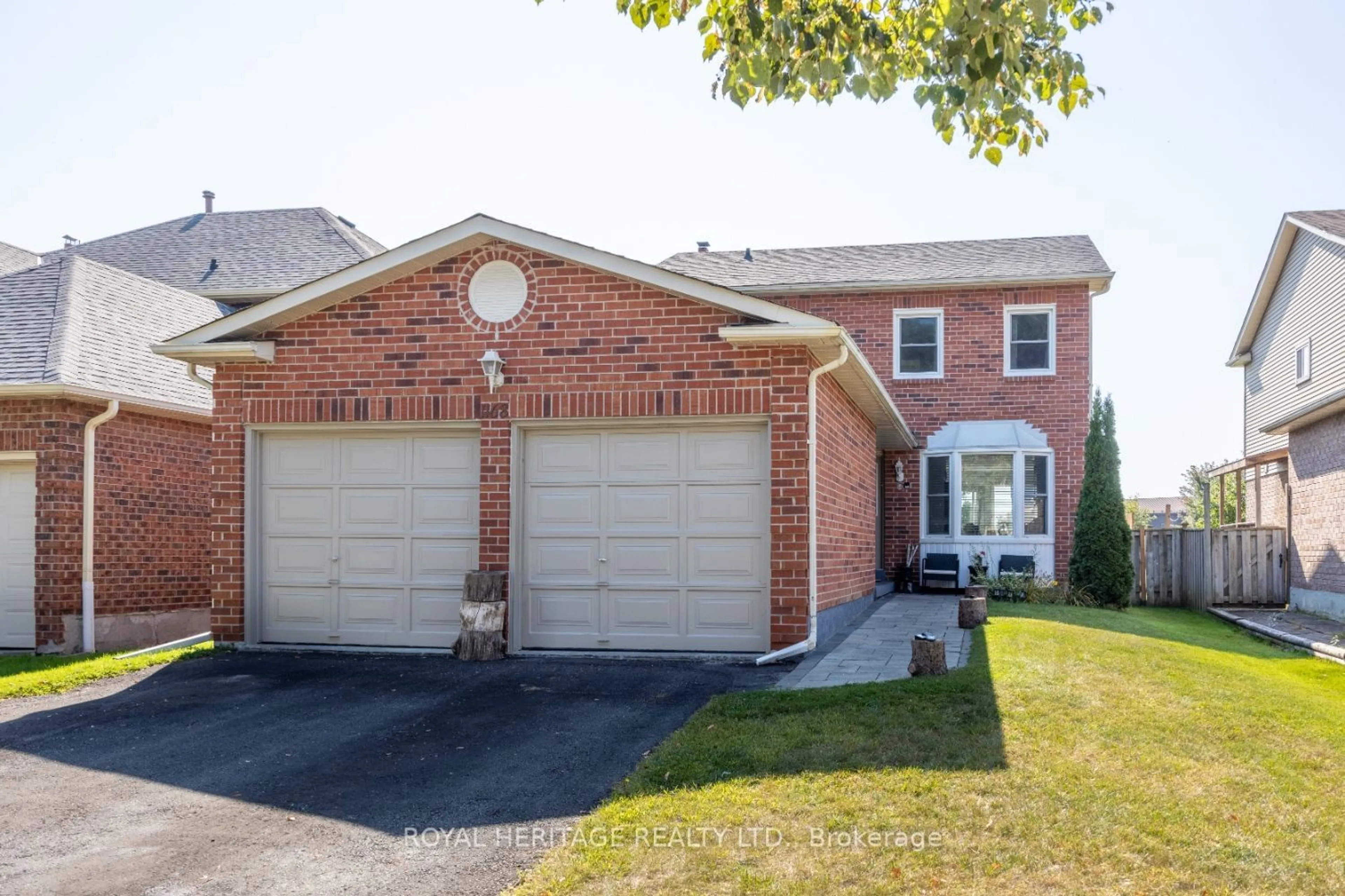 A pic from exterior of the house or condo, the street view for 1168 Pebblestone Cres, Pickering Ontario L1X 1A7