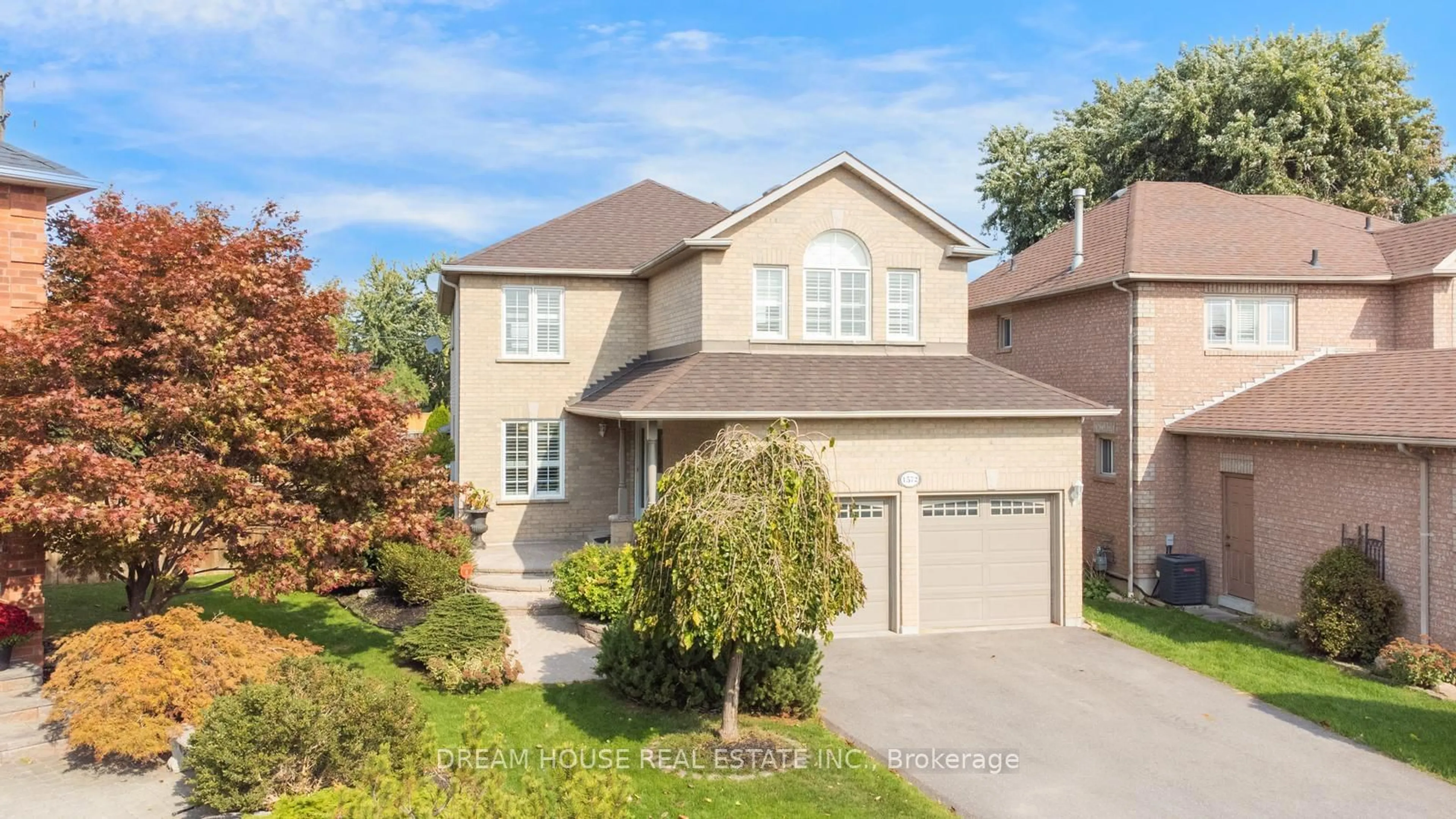 Frontside or backside of a home, the street view for 1572 Nipissing Crt, Pickering Ontario L1V 6T9