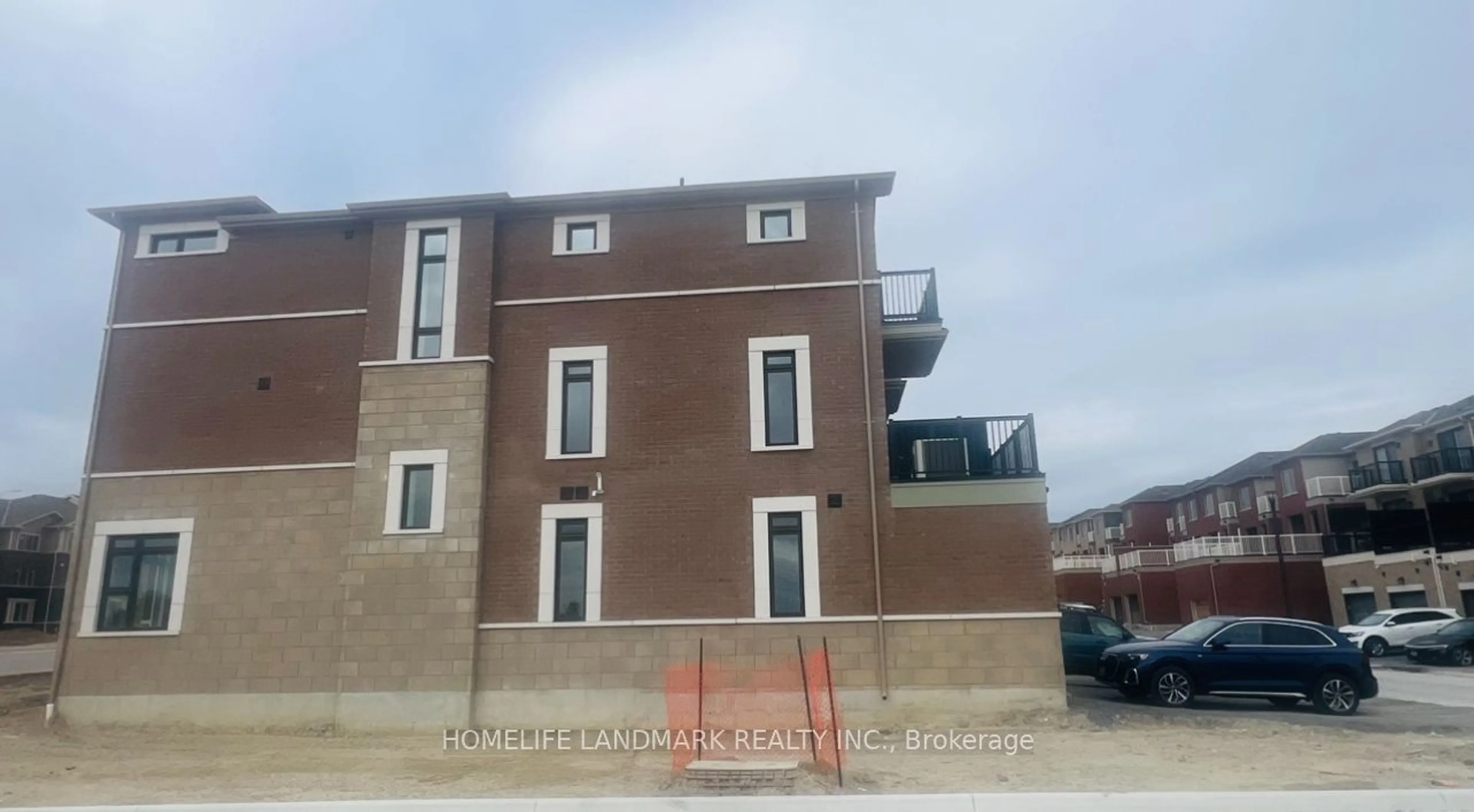 A pic from exterior of the house or condo, the front or back of building for 2821 Whites Rd, Pickering Ontario L0H 1J0