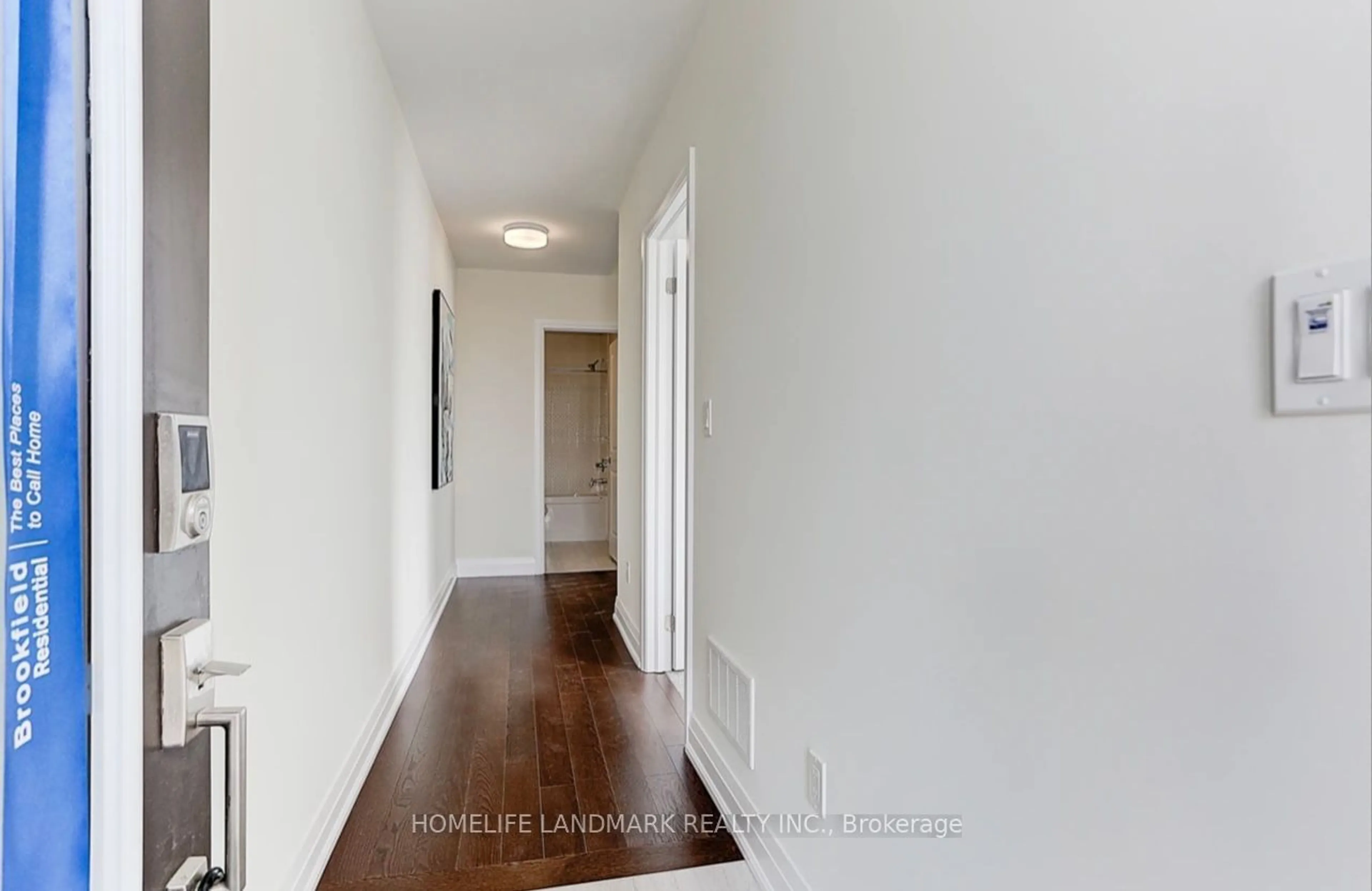 Indoor entryway, wood floors for 2821 Whites Rd, Pickering Ontario L0H 1J0