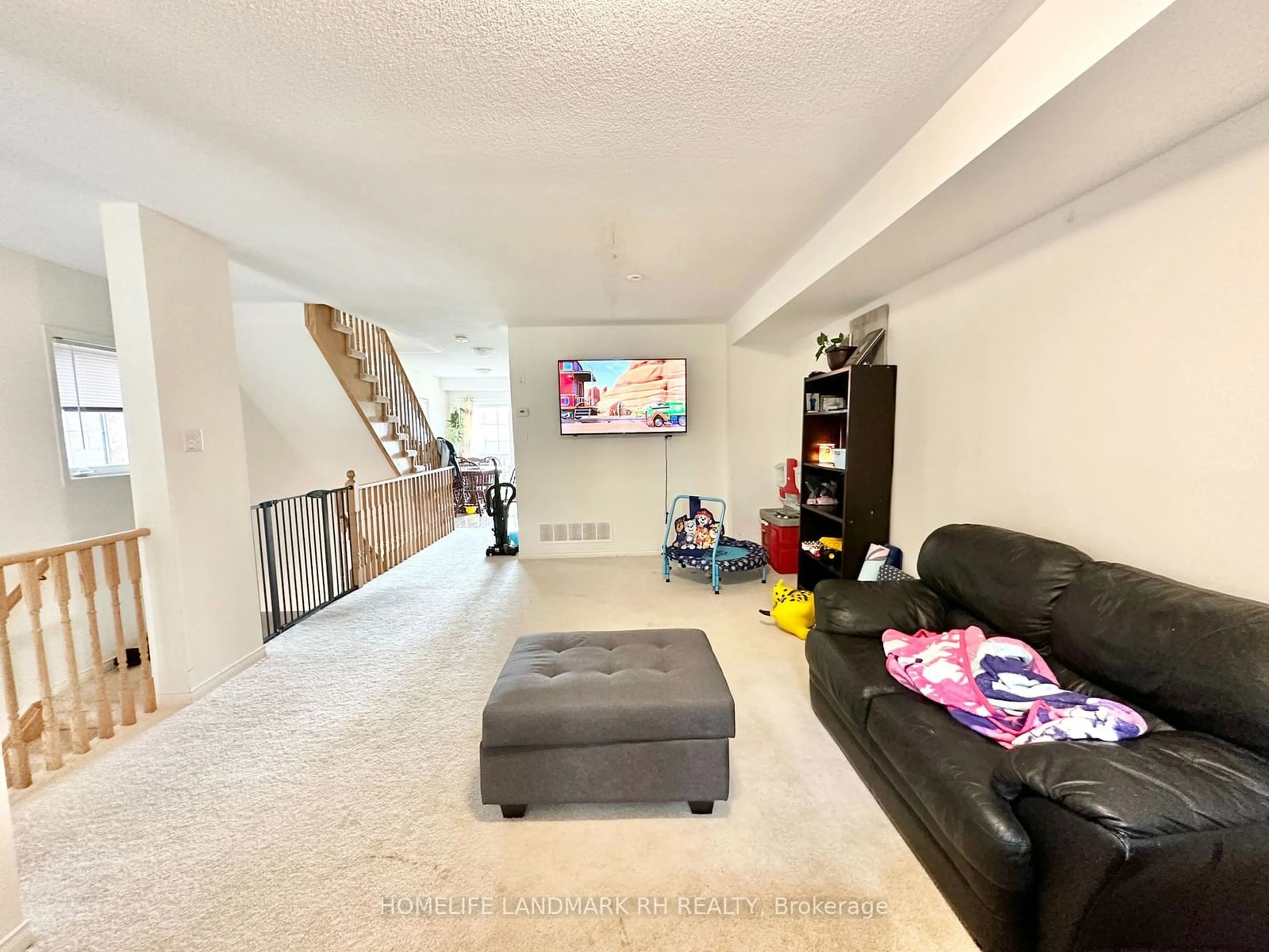 A pic of a room, not visible floor for 2631 Deputy Minister Path, Oshawa Ontario L1L 0M7