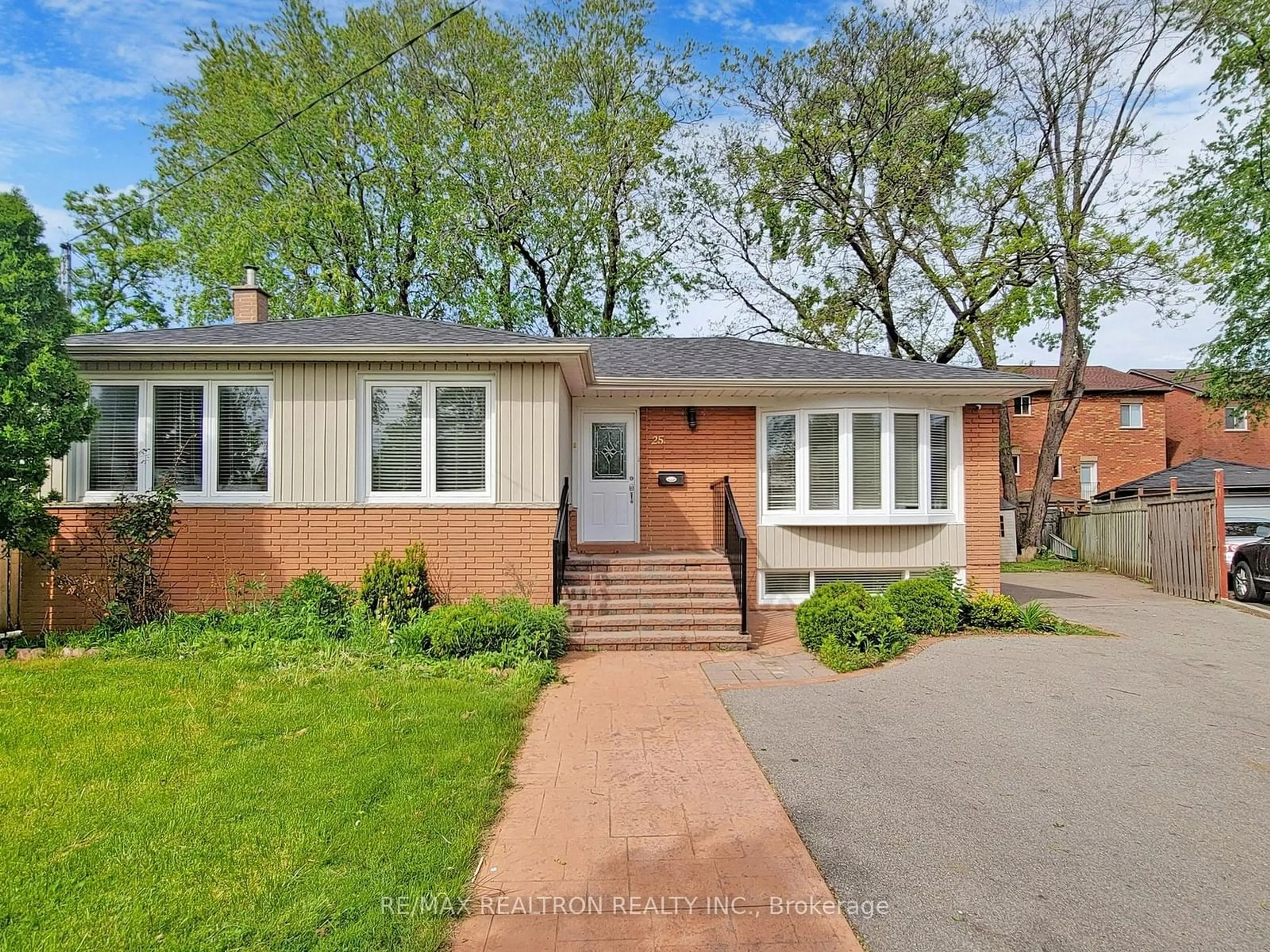 Home with brick exterior material for 25 Armitage Dr, Toronto Ontario M1R 4X9