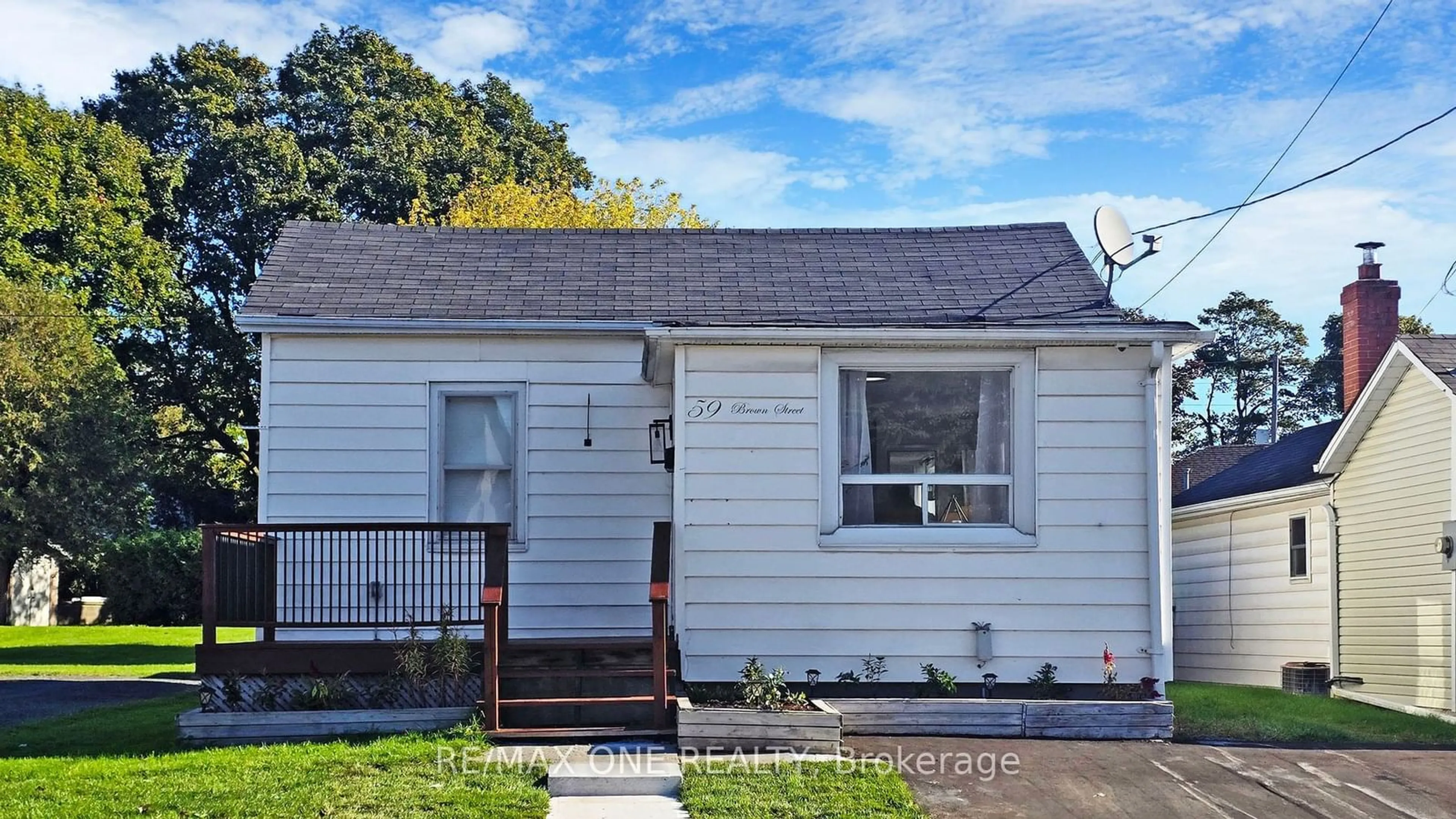 Frontside or backside of a home, cottage for 59 Brown St, Clarington Ontario L1C 2R2