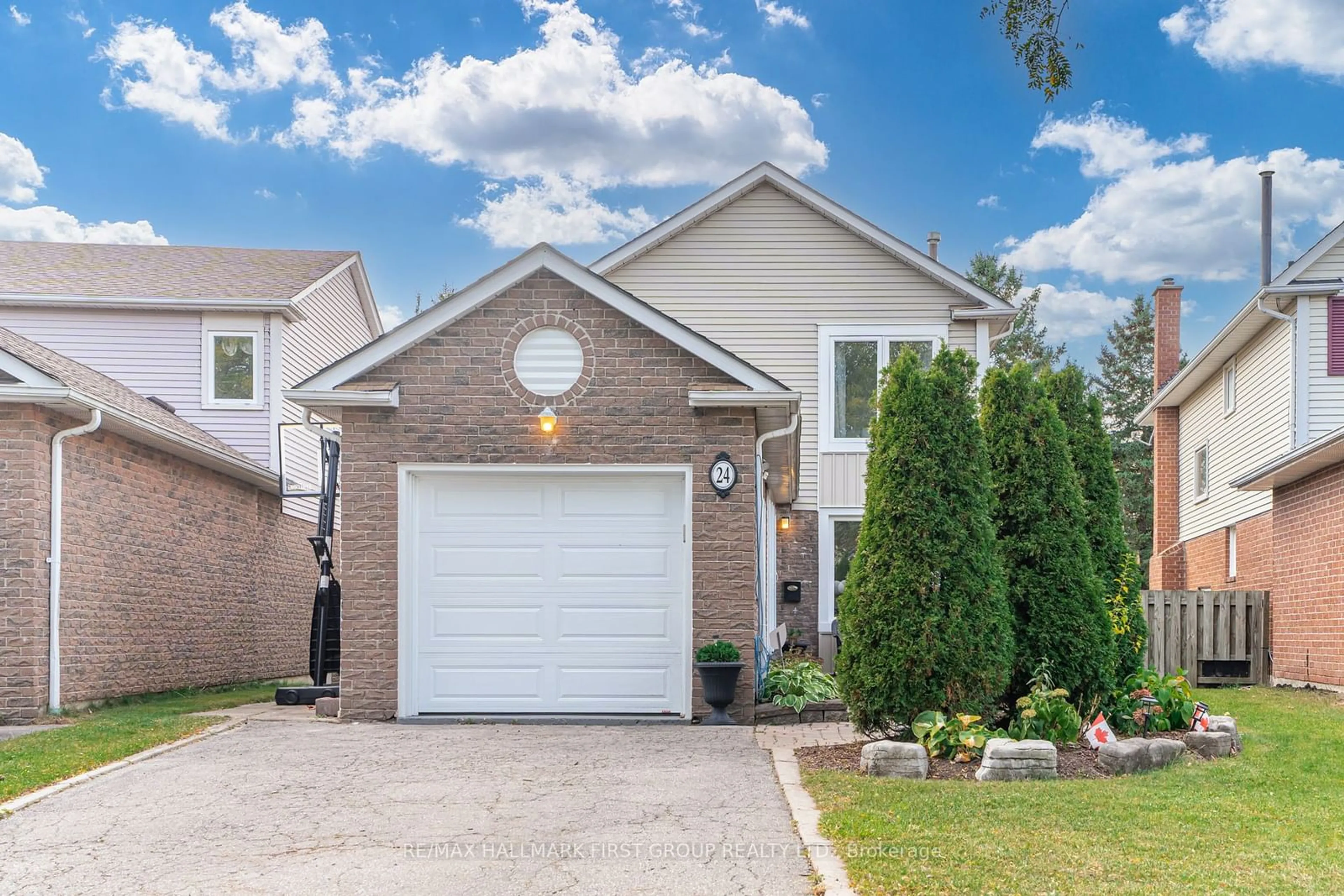 Frontside or backside of a home, cottage for 24 Habitant Cres, Whitby Ontario L1P 1E2