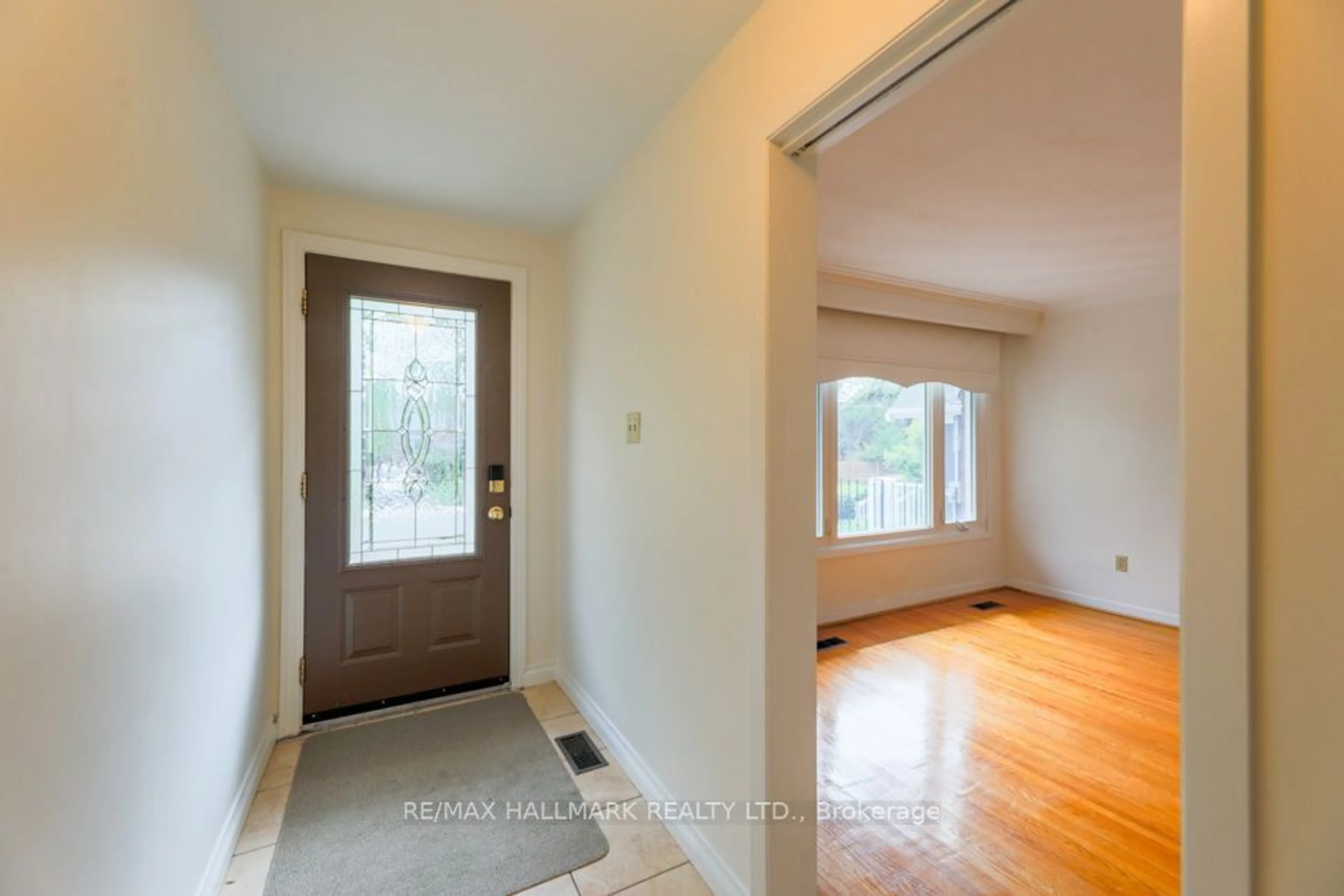 Indoor entryway, wood floors for 40 Claremore Ave, Toronto Ontario M1N 3R9