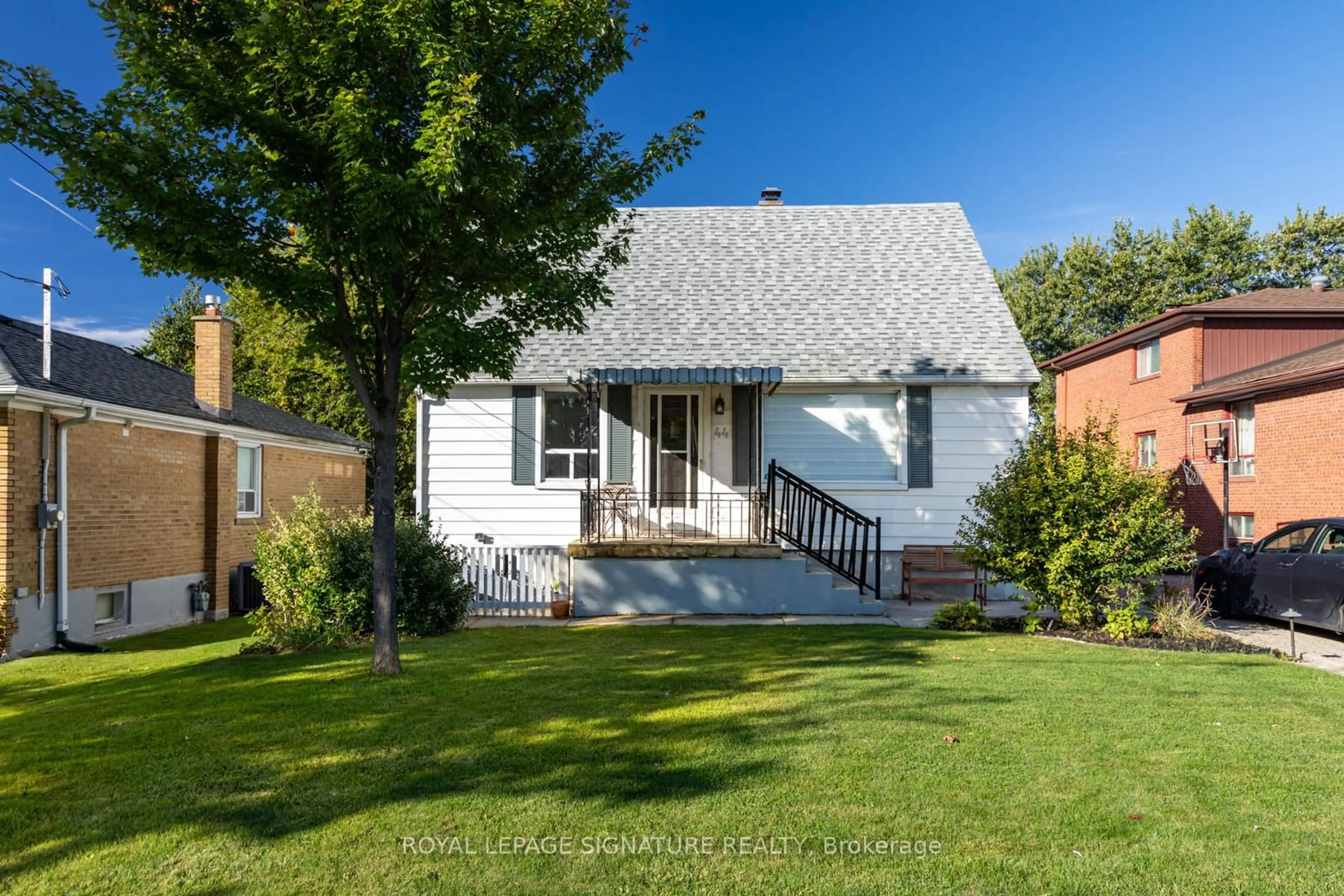 Frontside or backside of a home, cottage for 44 Hart Ave, Toronto Ontario M1K 3H1